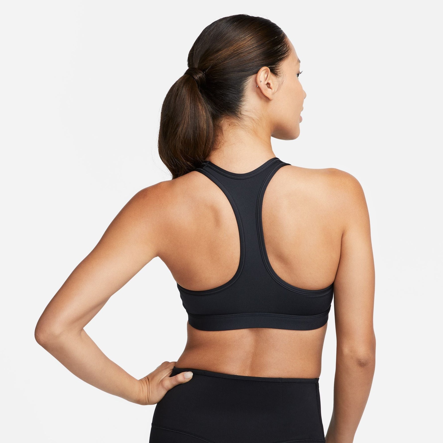 NIKE SWOOSH MEDIUM SUPPORT WOMEN'S PADDED  SPORTS BRA
