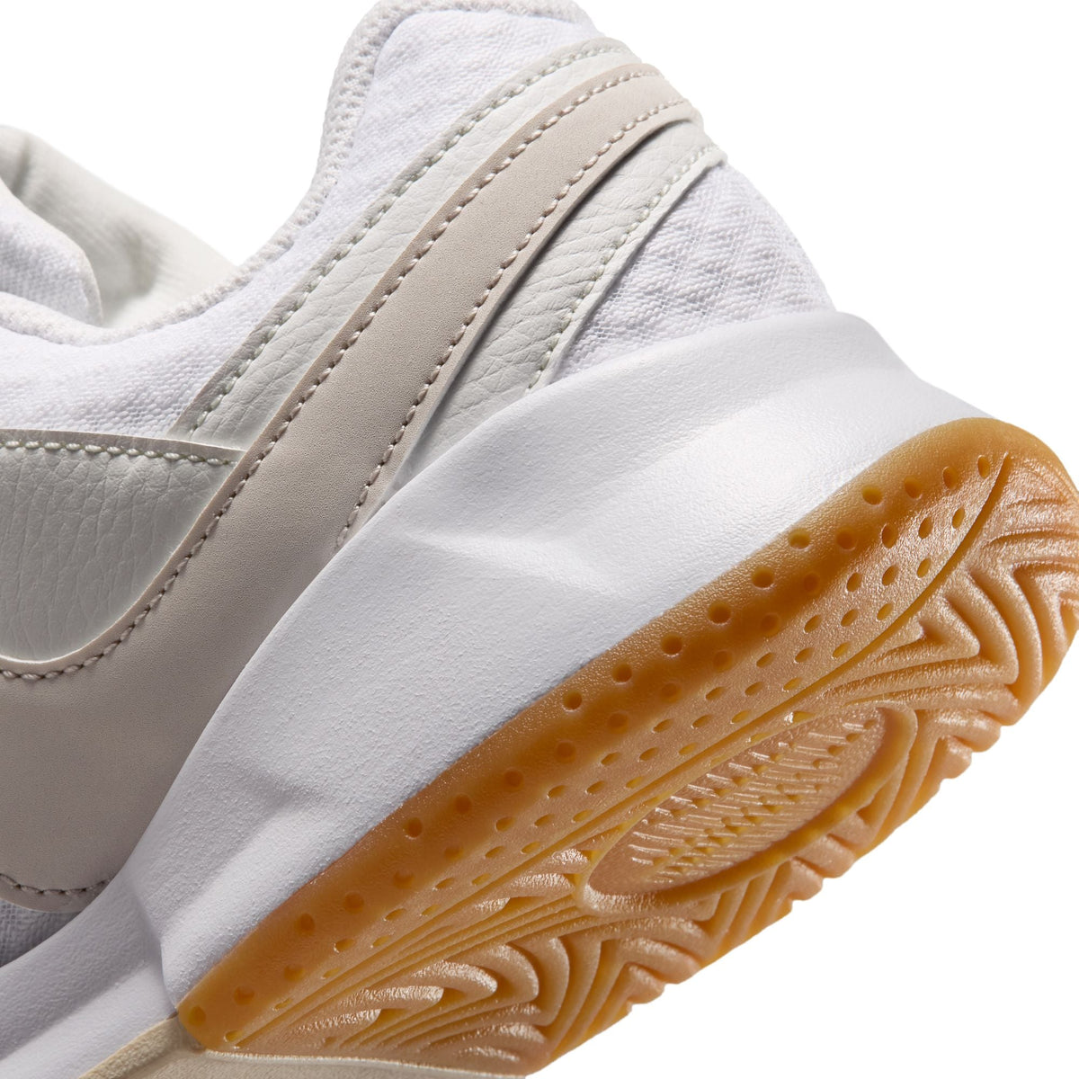 NIKECOURT LITE 4 WOMEN'S HARDCOURT TENNIS SHO ES