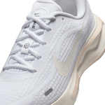 NIKE JOURNEY RUN WOMEN'S ROAD RUNNING SHOES