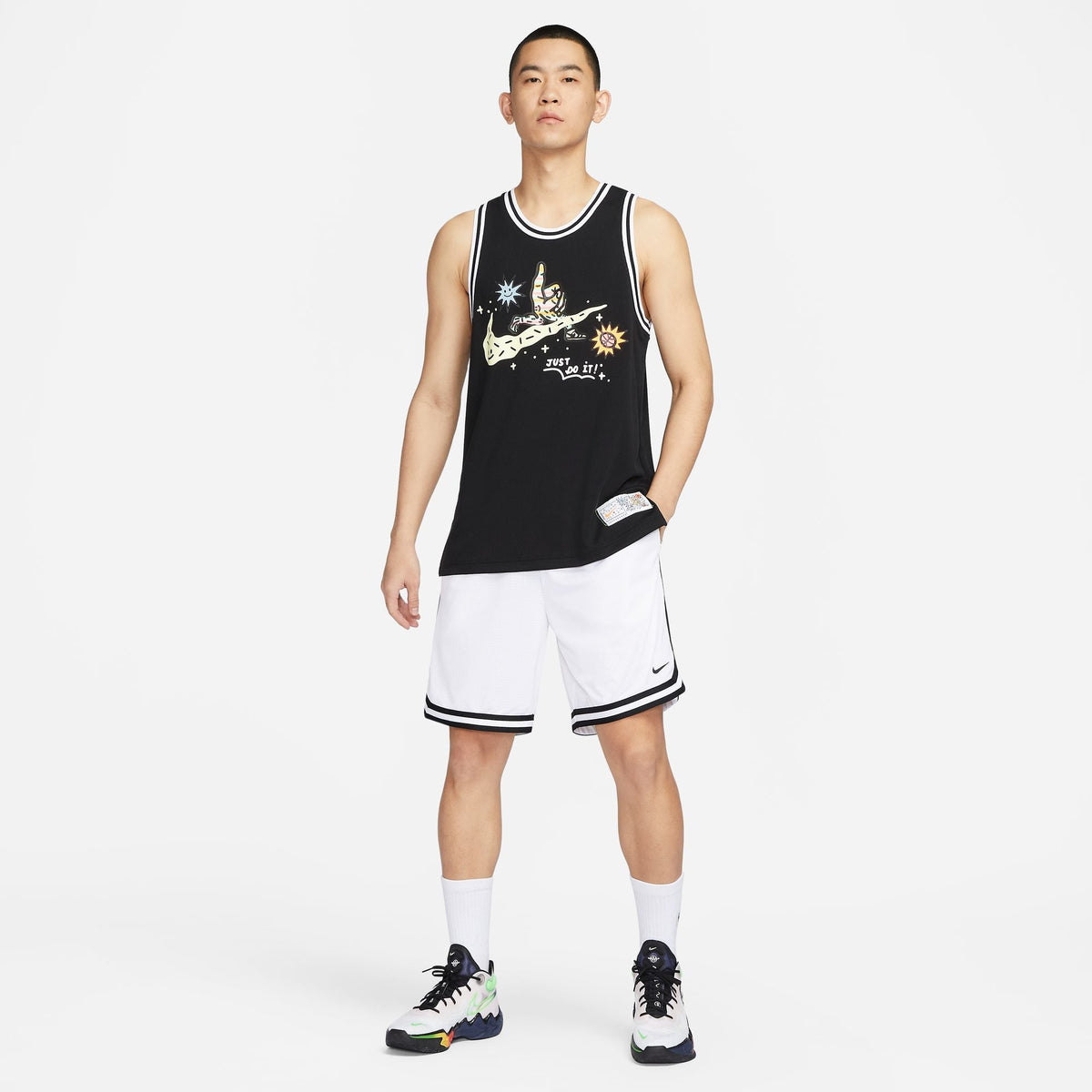 NIKE DNA MEN'S DRI-FIT 8" BASKETBALL SHORTS