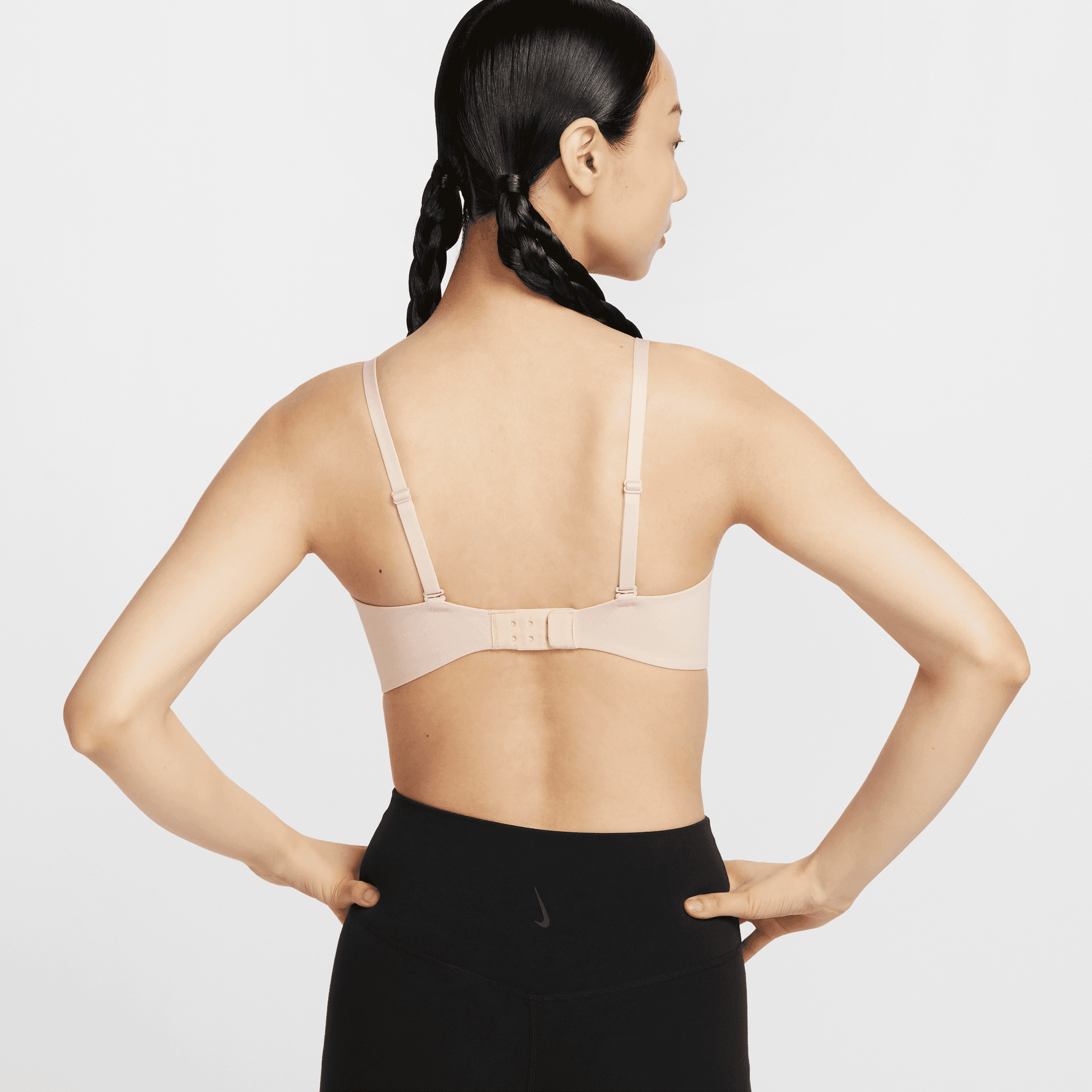NIKE ALATE MINIMALIST WOMEN'S LIGHT-SUPPORT PADDED CONVERTIBLE SPORTS BRA