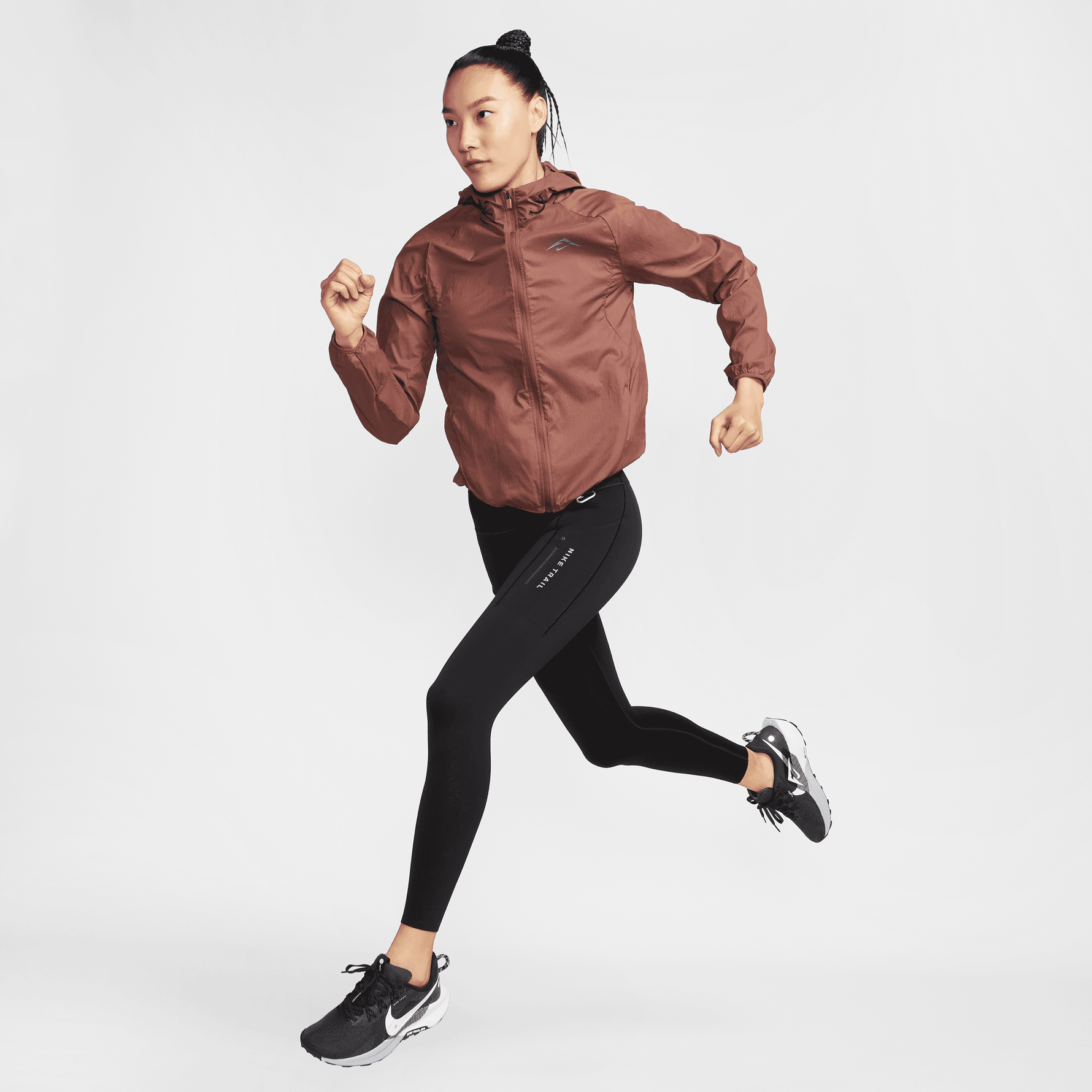 NIKE TRAIL WOMEN'S REPEL RUNNING JACKET