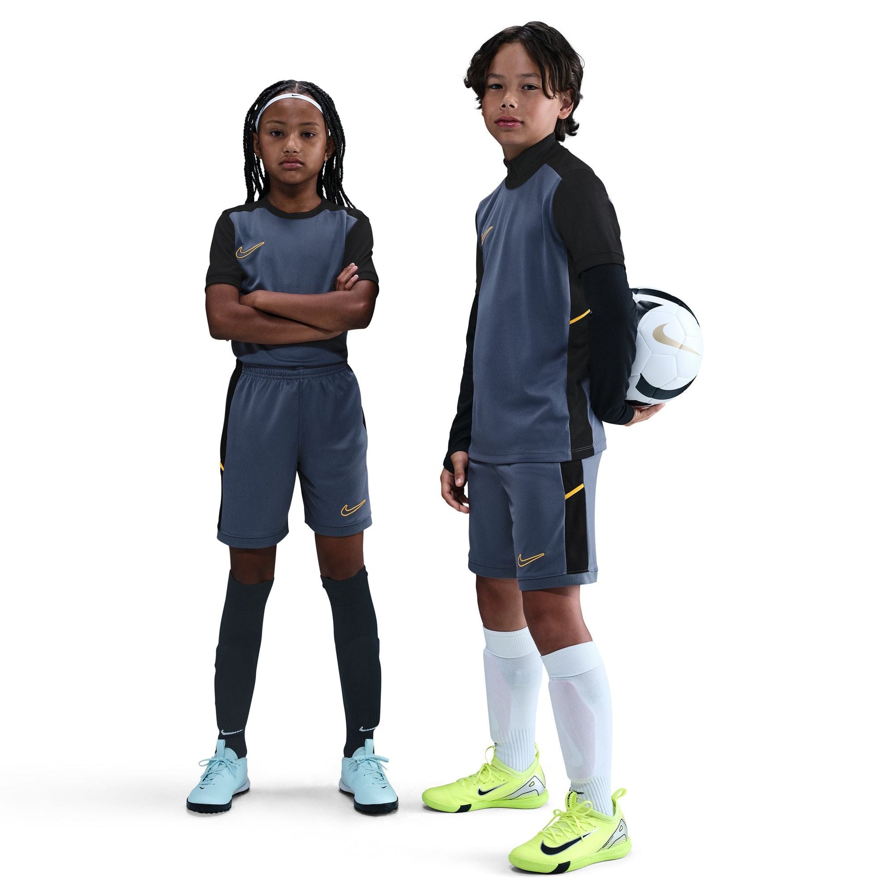 NIKE ACADEMY OLDER KIDS' DRI-FIT 18CM (APPROX.) FOOTBALL SHORTS