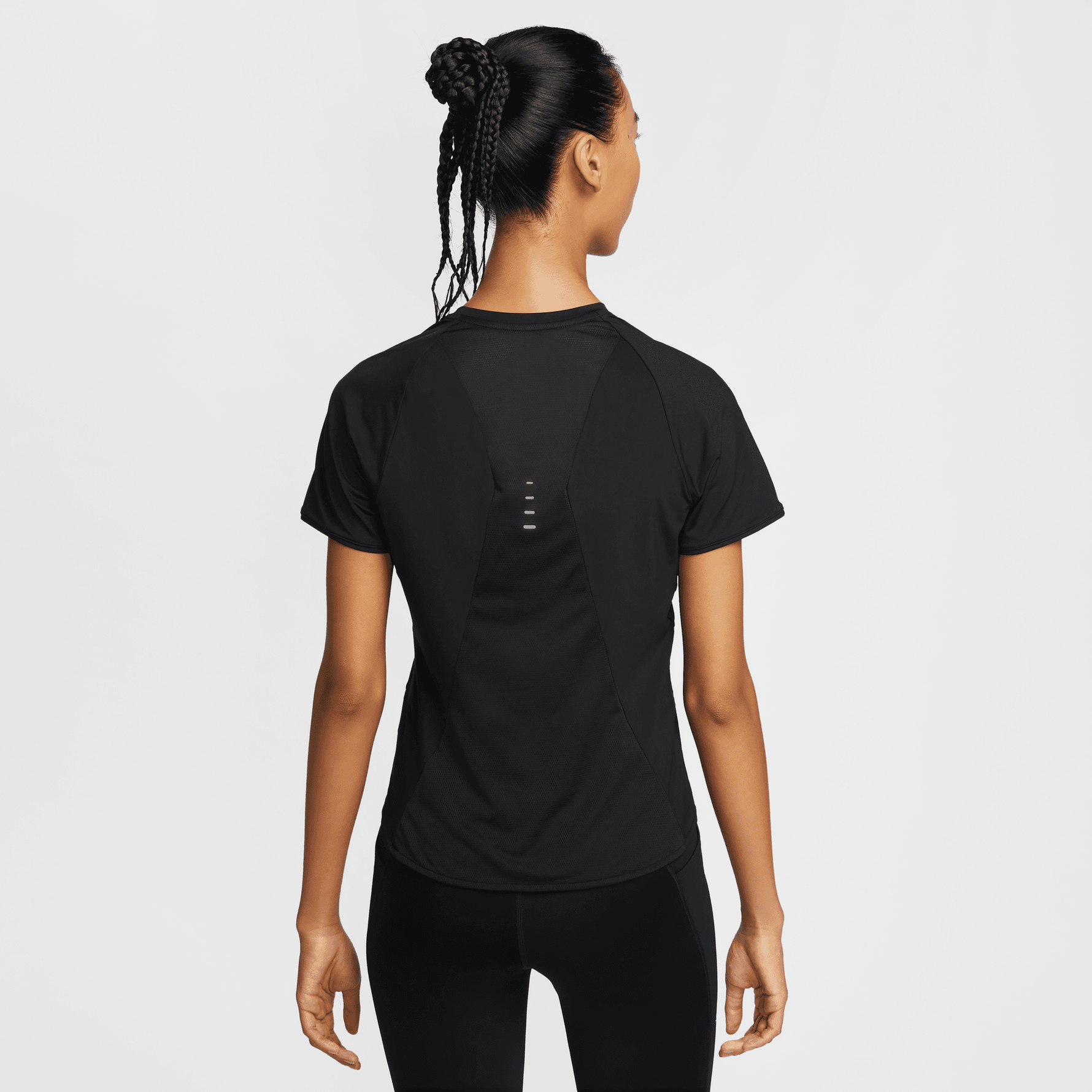 NIKE SWIFT WOMEN'S DRI-FIT SHORT-SLEEVE RUNNING TOP