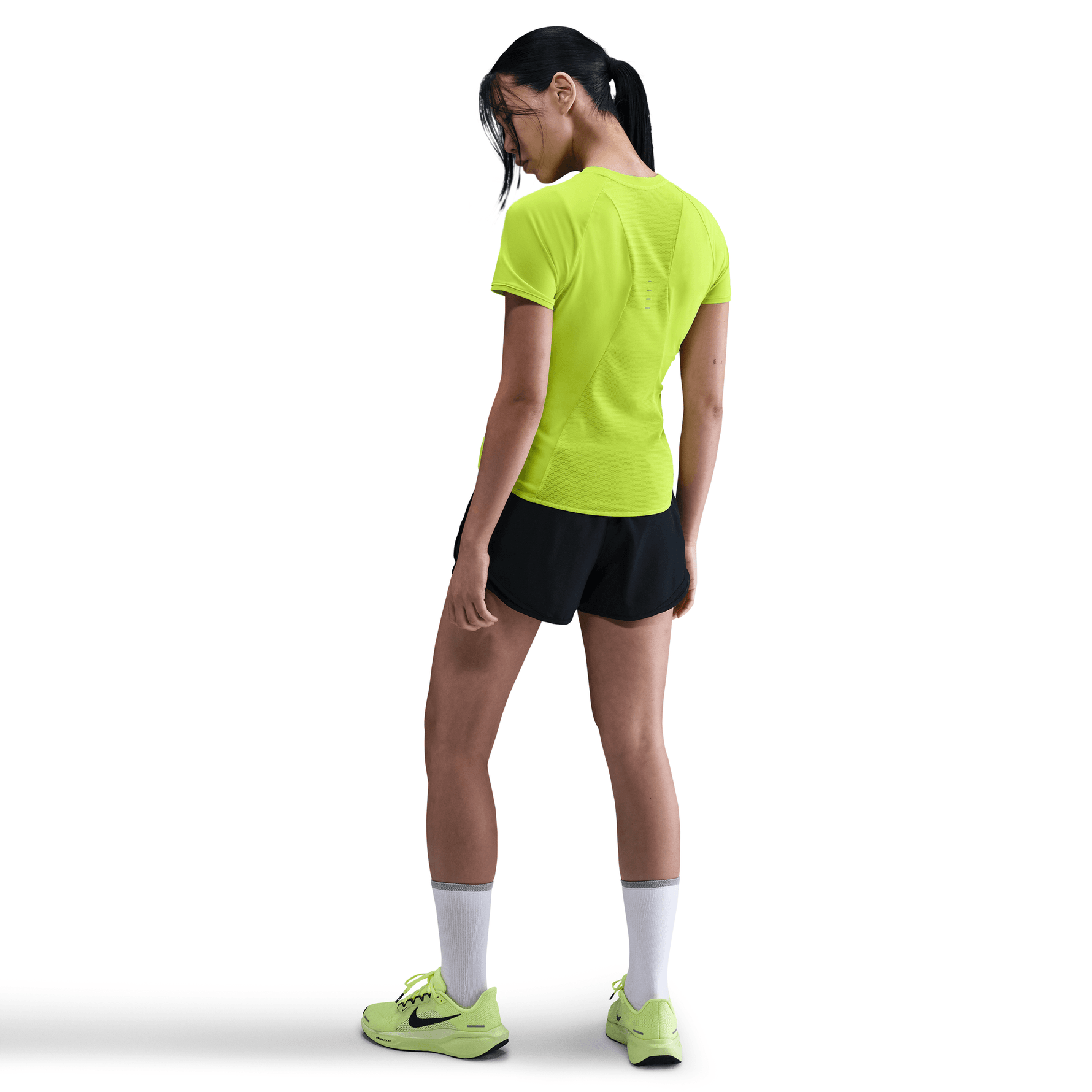 NIKE SWIFT WOMEN'S DRI-FIT SHORT-SLEEVE RUNNING TOP