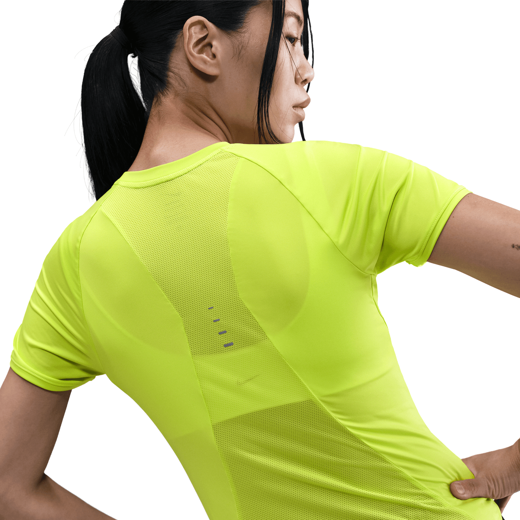 NIKE SWIFT WOMEN'S DRI-FIT SHORT-SLEEVE RUNNING TOP