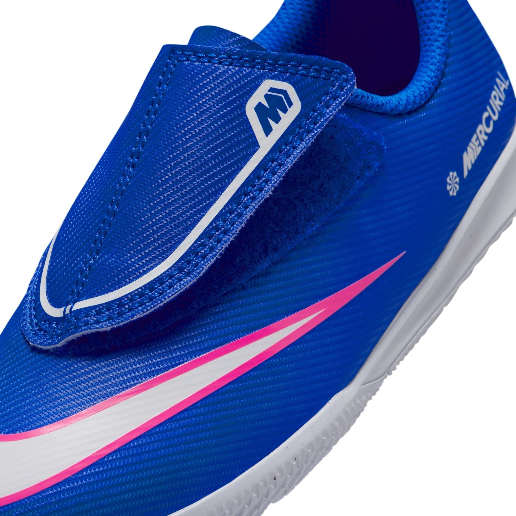 NIKE JR. MERCURIAL VAPOR 16 CLUB YOUNGER KIDS' IC LOW-TOP FOOTBALL SHOES