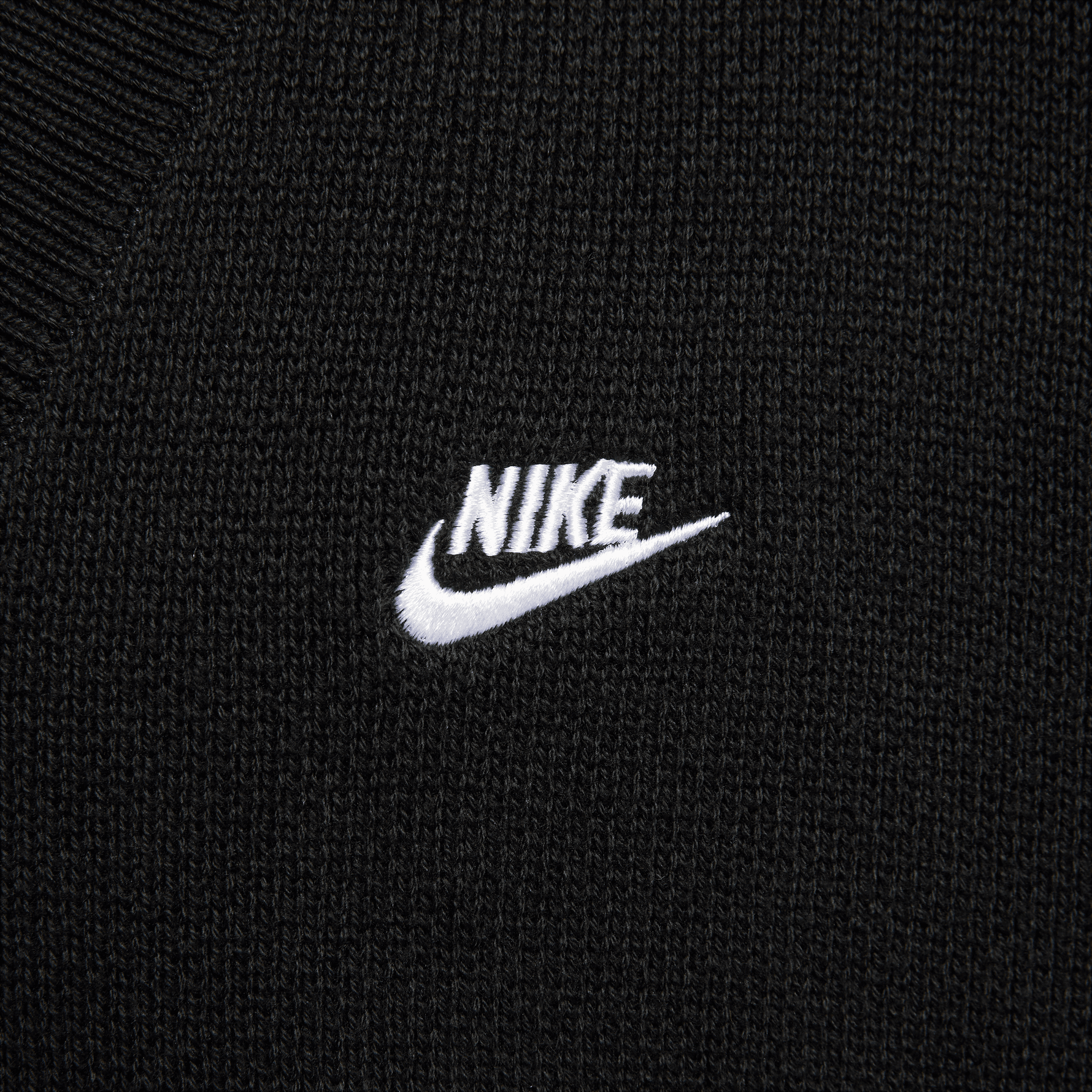 NIKE SPORTSWEAR CLUB MEN'S V-NECK SWEATER