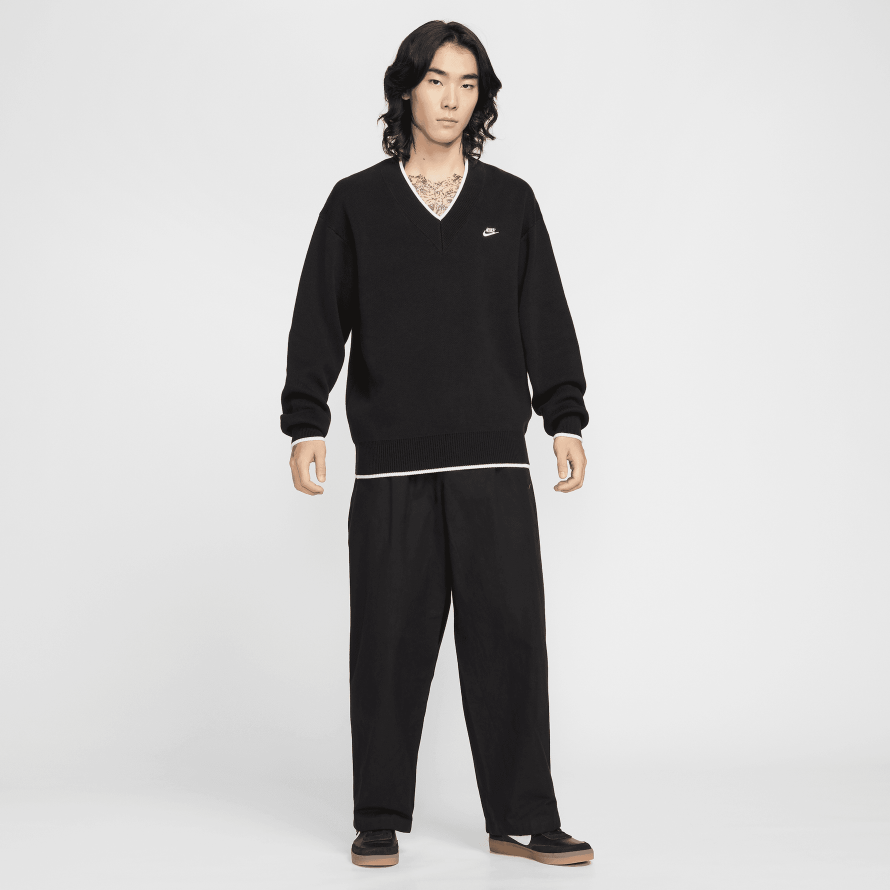 NIKE SPORTSWEAR CLUB MEN'S V-NECK SWEATER