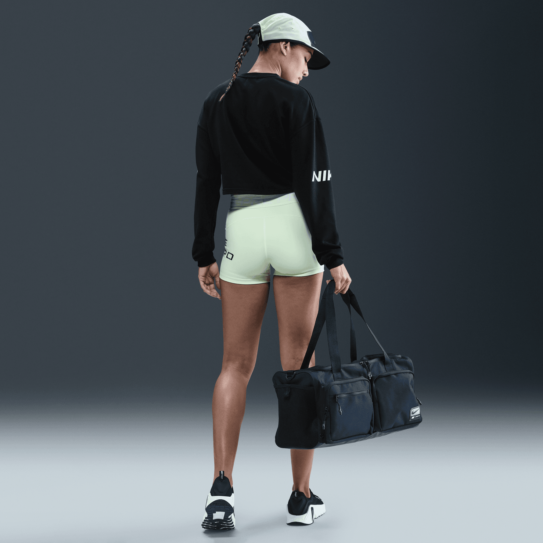 NIKE PRO WOMEN'S DRI-FIT LOOSE CREW-NECK FRENCH TERRY SWEATSHIRT