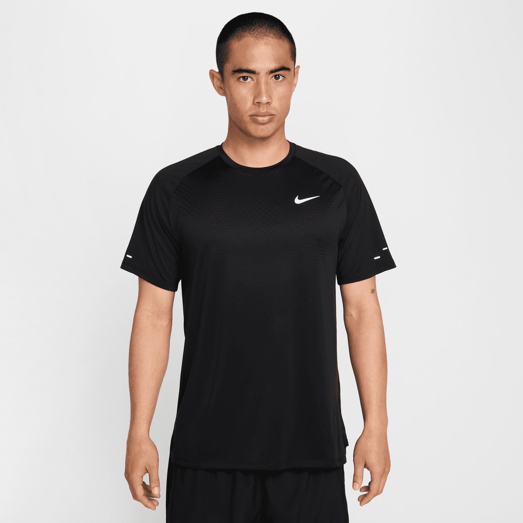 NIKE STRIDE MEN'S DRI-FIT ADV SHORT-SLEEVE RUNNING TOP