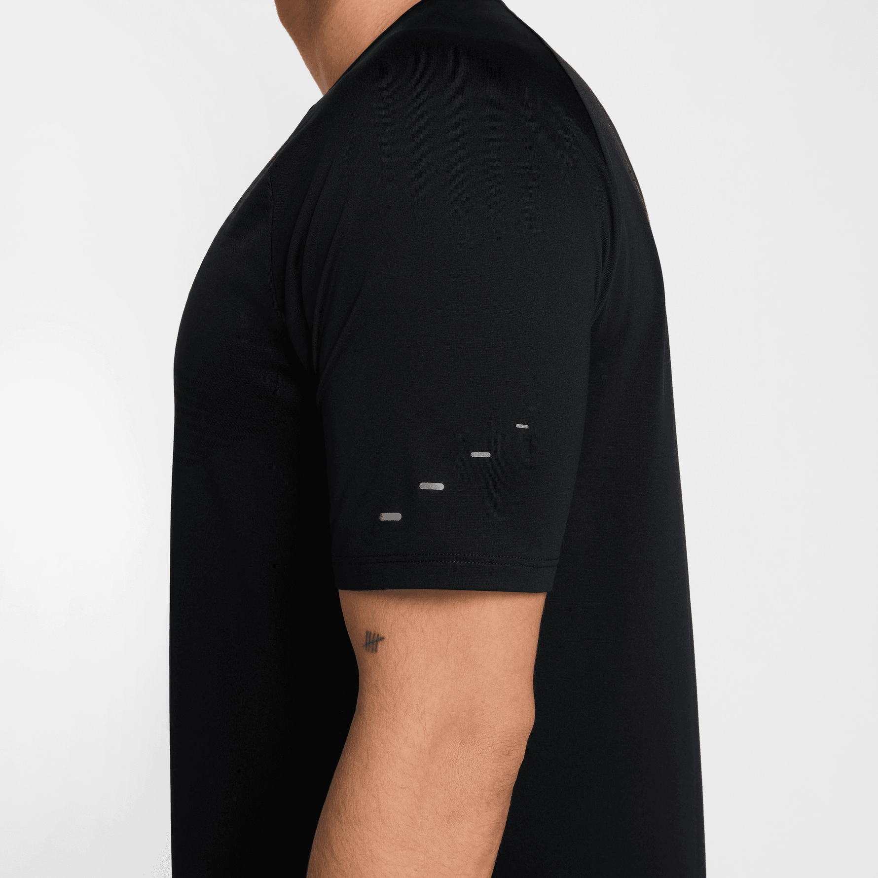 NIKE STRIDE MEN'S DRI-FIT ADV SHORT-SLEEVE RUNNING TOP