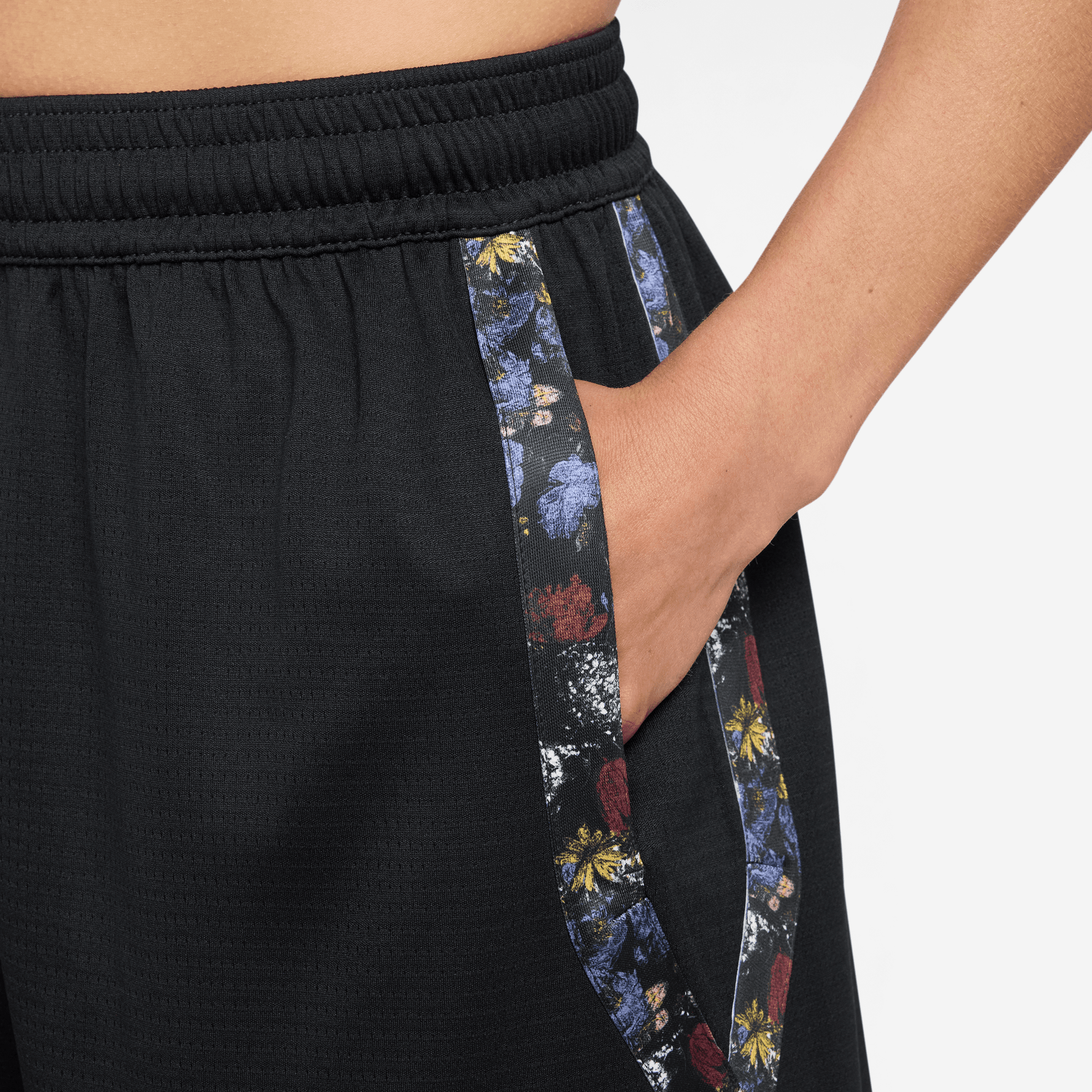 NIKE CROSSOVER WOMEN'S DRI-FIT BASKETBALL SHORTS