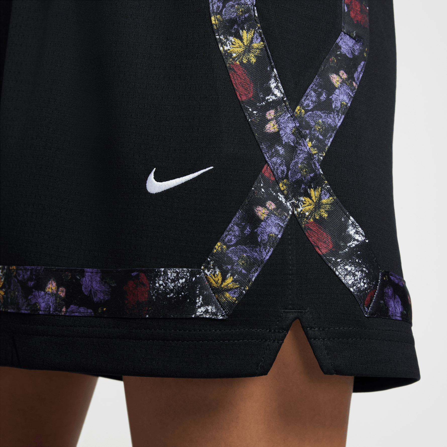 NIKE CROSSOVER WOMEN'S DRI-FIT BASKETBALL SHORTS