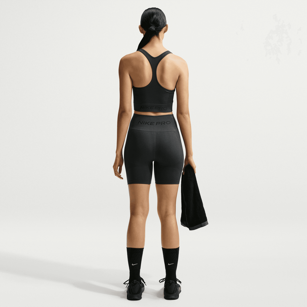 Nike Pro Seamless Women's Dri-FIT Cropped Tank Top