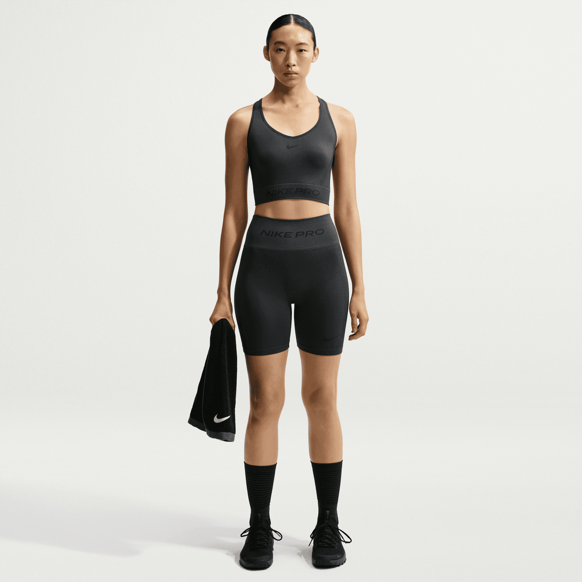 Nike Pro Seamless Women's Dri-FIT Cropped Tank Top