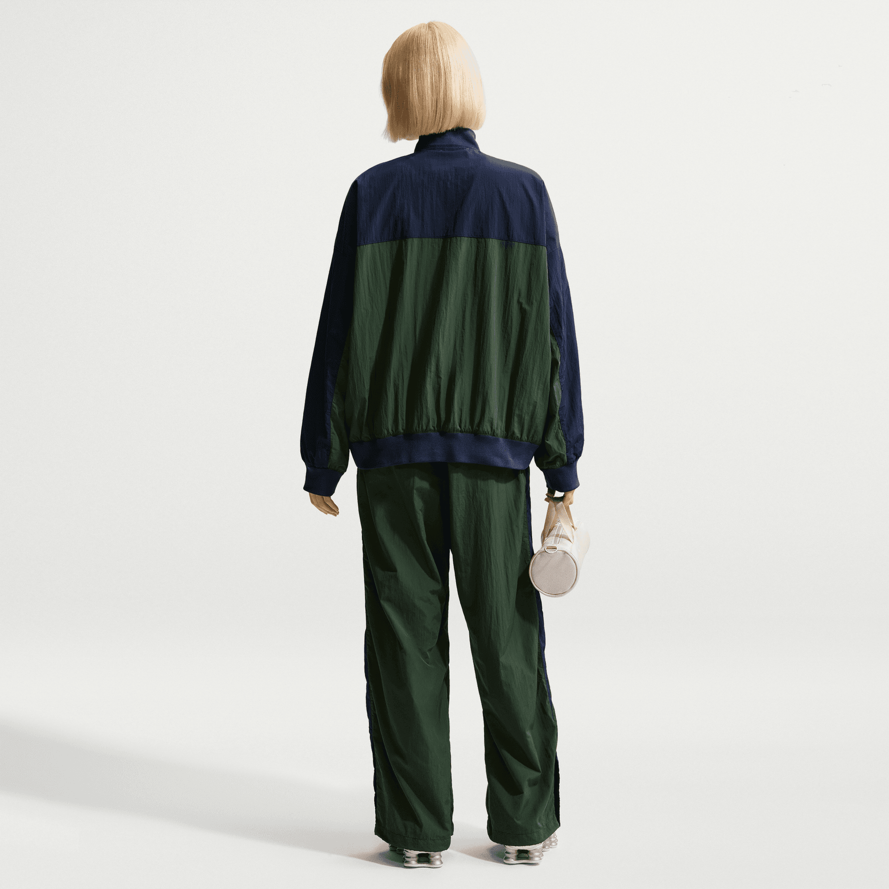 NIKE SPORTSWEAR WOMEN'S LOOSE HIGH-WAISTED PARACHUTE PANTS