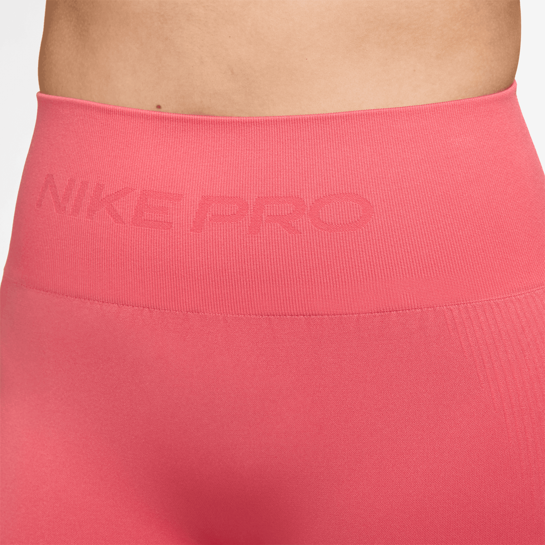 NIKE PRO SEAMLESS WOMEN'S DRI-FIT HIGH-WAISTED 5" BIKER SHORTS