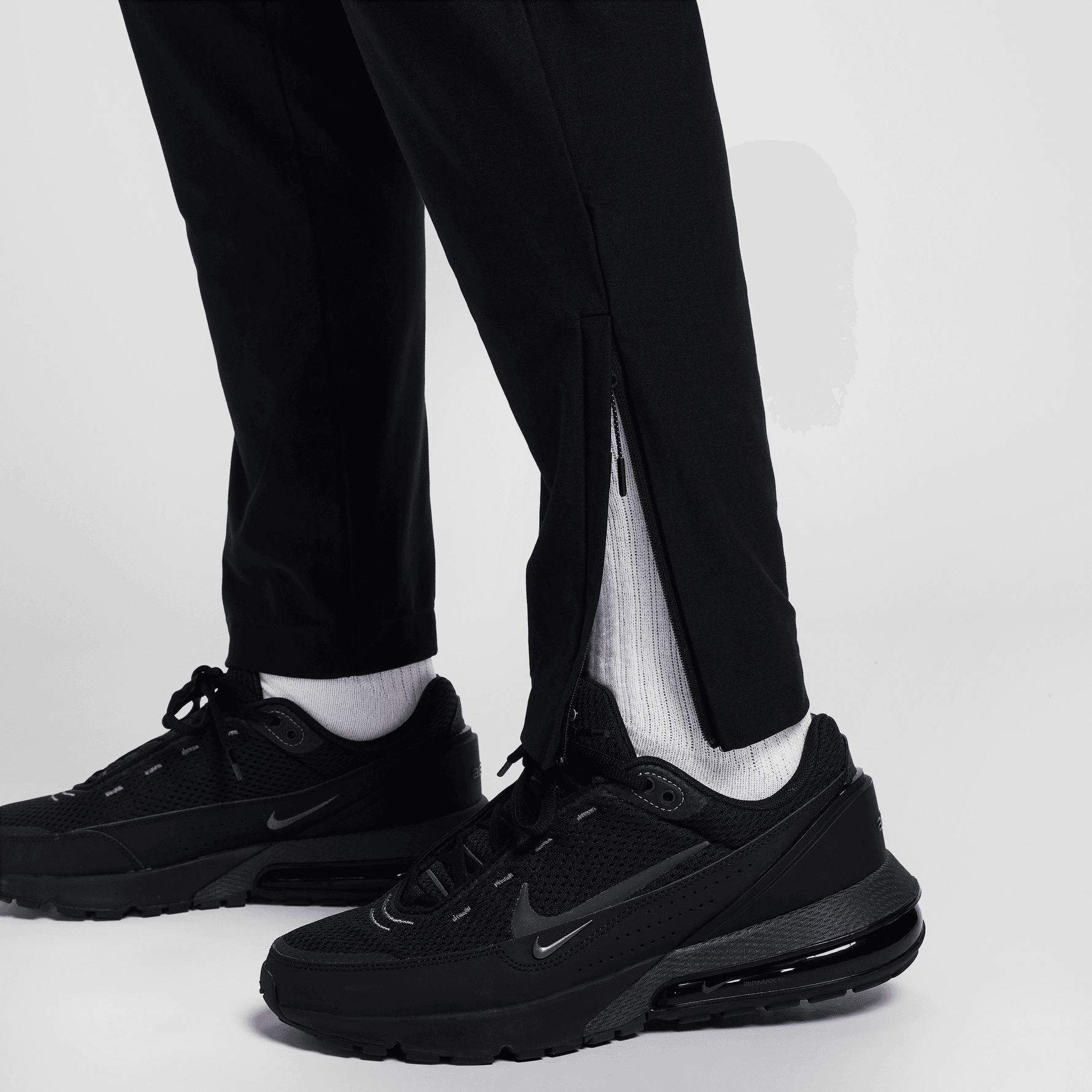 NIKE TECH MEN'S DRI-FIT SHORI KNIT PANTS