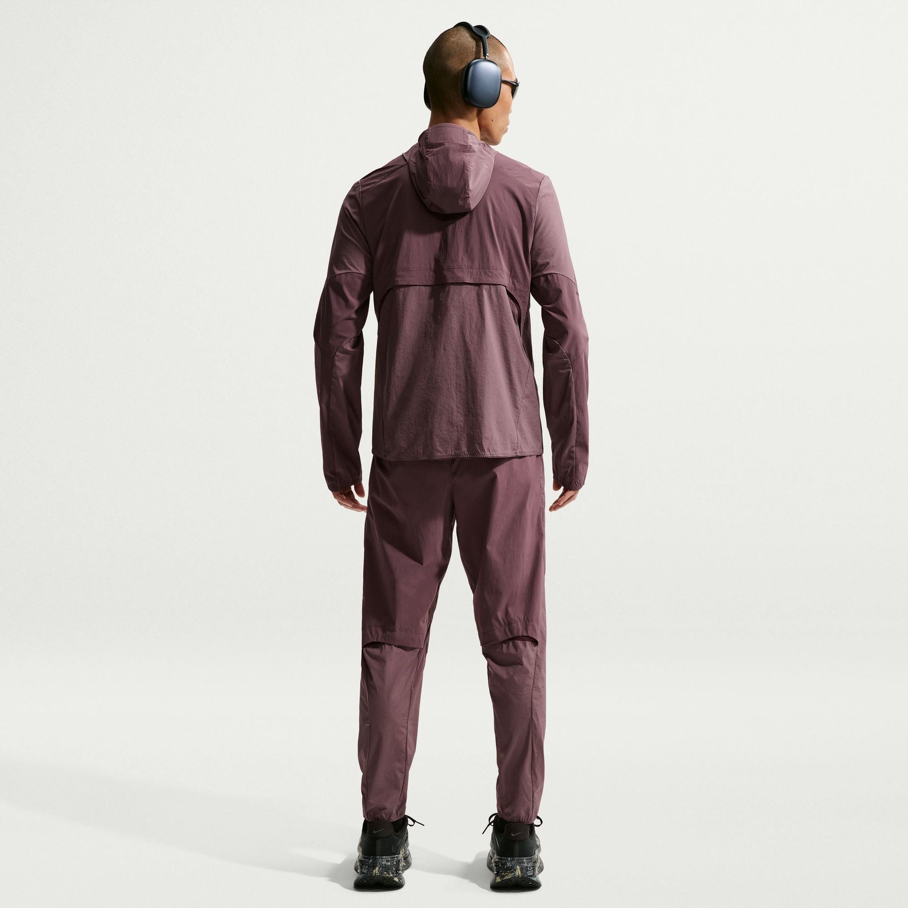 NIKE STRIDE MEN'S REPEL RUNNING JACKET