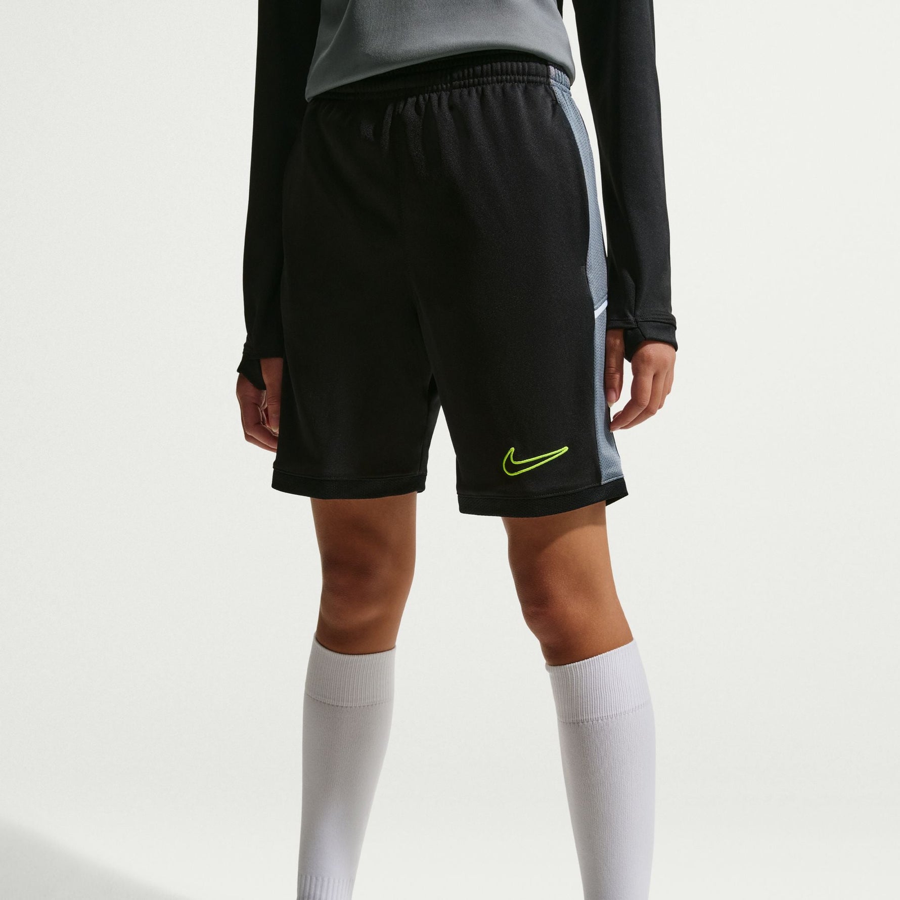 NIKE ACADEMY OLDER KIDS' DRI-FIT FOOTBALL KNIT SHORTS