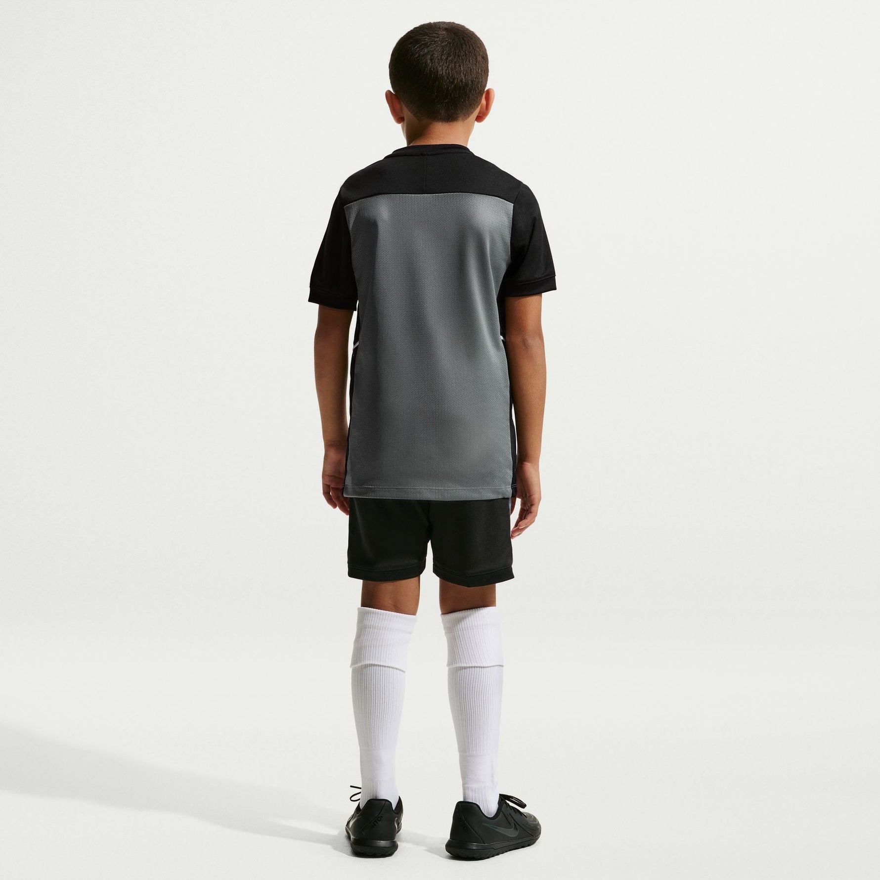 NIKE ACADEMY OLDER KIDS' DRI-FIT FOOTBALL KNIT SHORTS