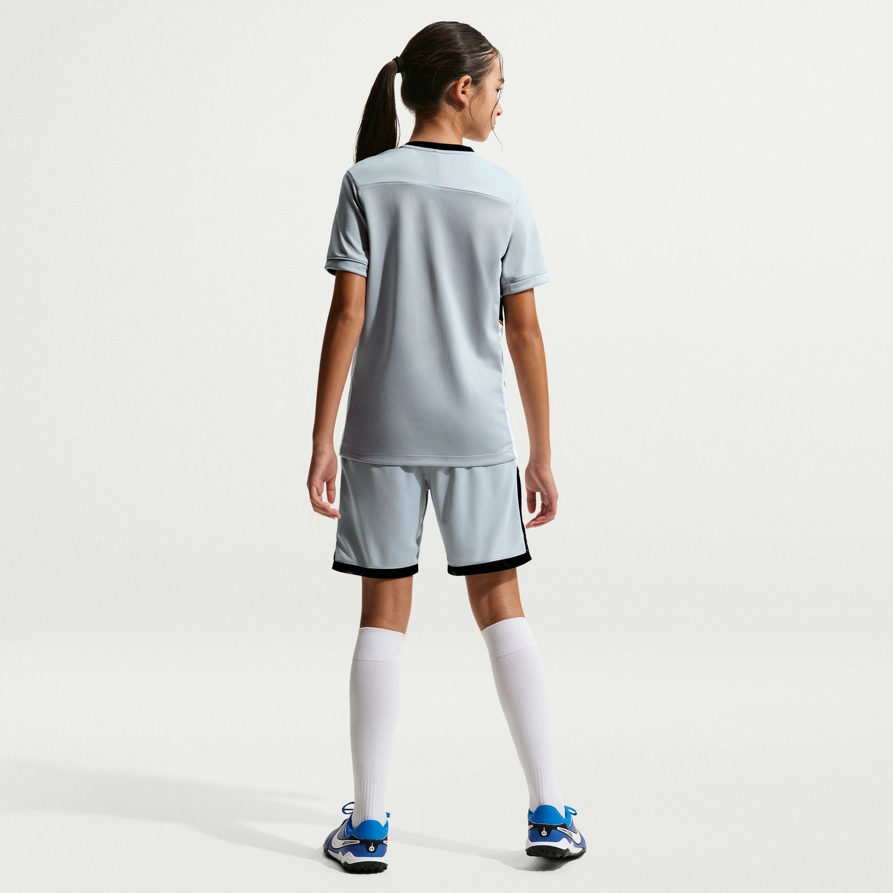 NIKE ACADEMY OLDER KIDS' DRI-FIT FOOTBALL KNIT SHORTS