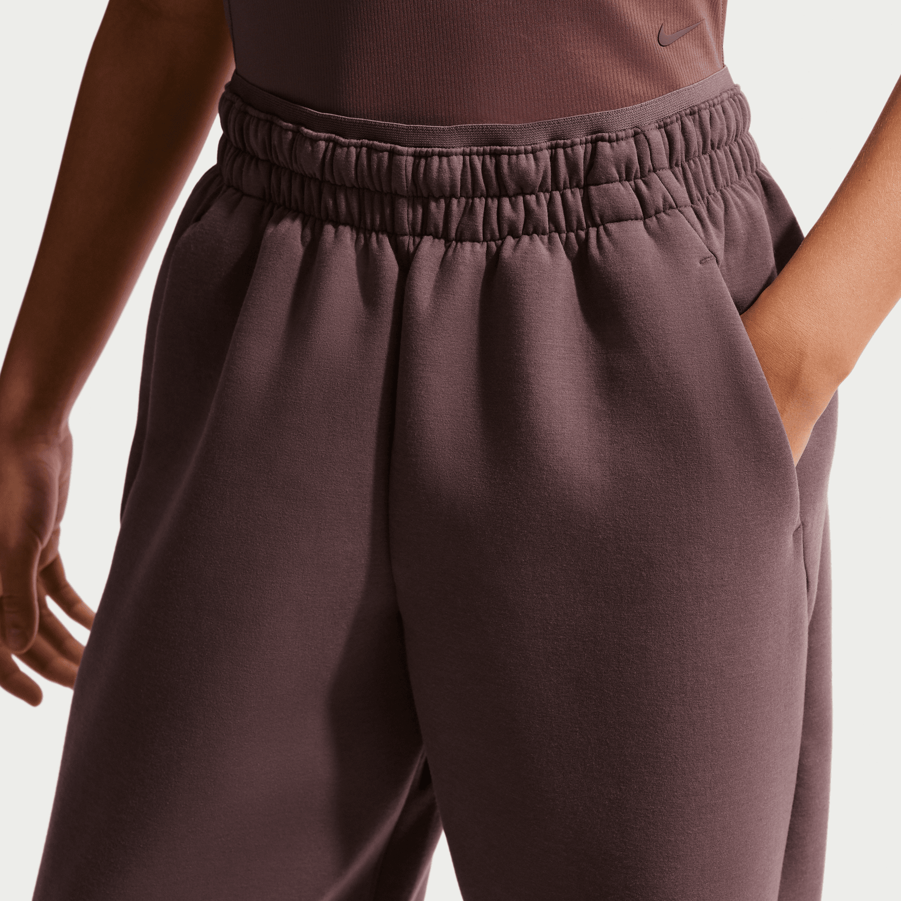 NIKE MAVN GIRLS' HIGH-RISE THERMA-FIT KNIT PANTS