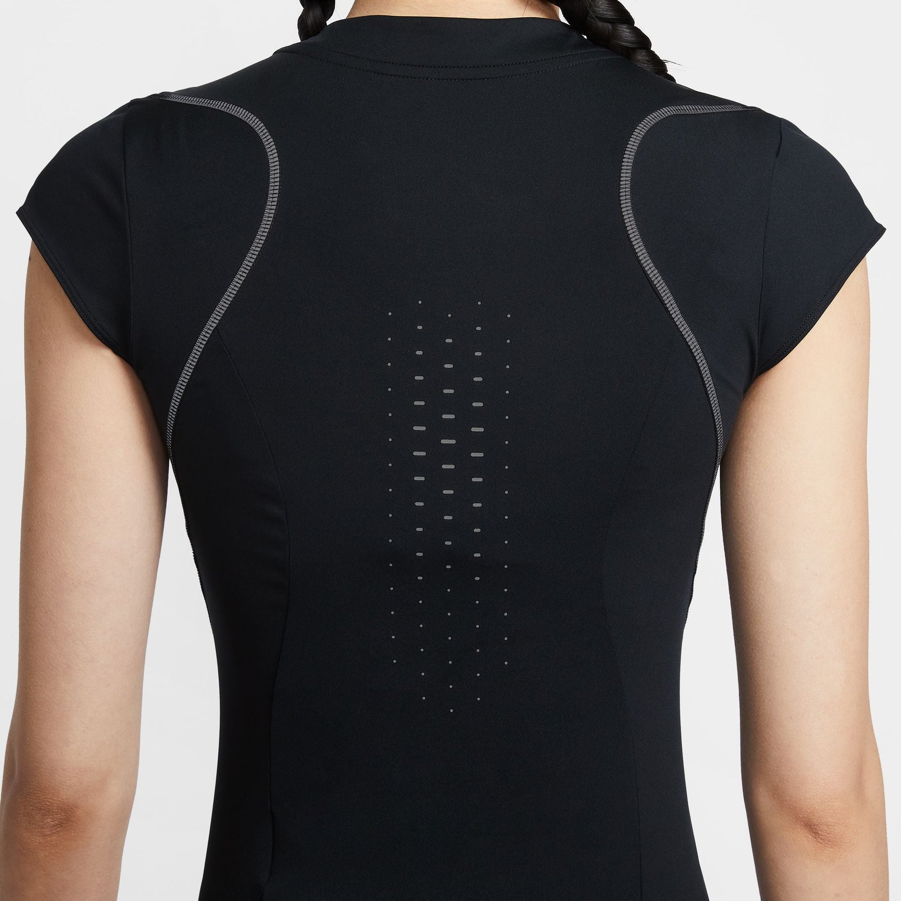 NIKE SWIFT WOMEN'S DRI-FIT ADV RUNNING TOP WITH REFLECTIVE ACCENTS