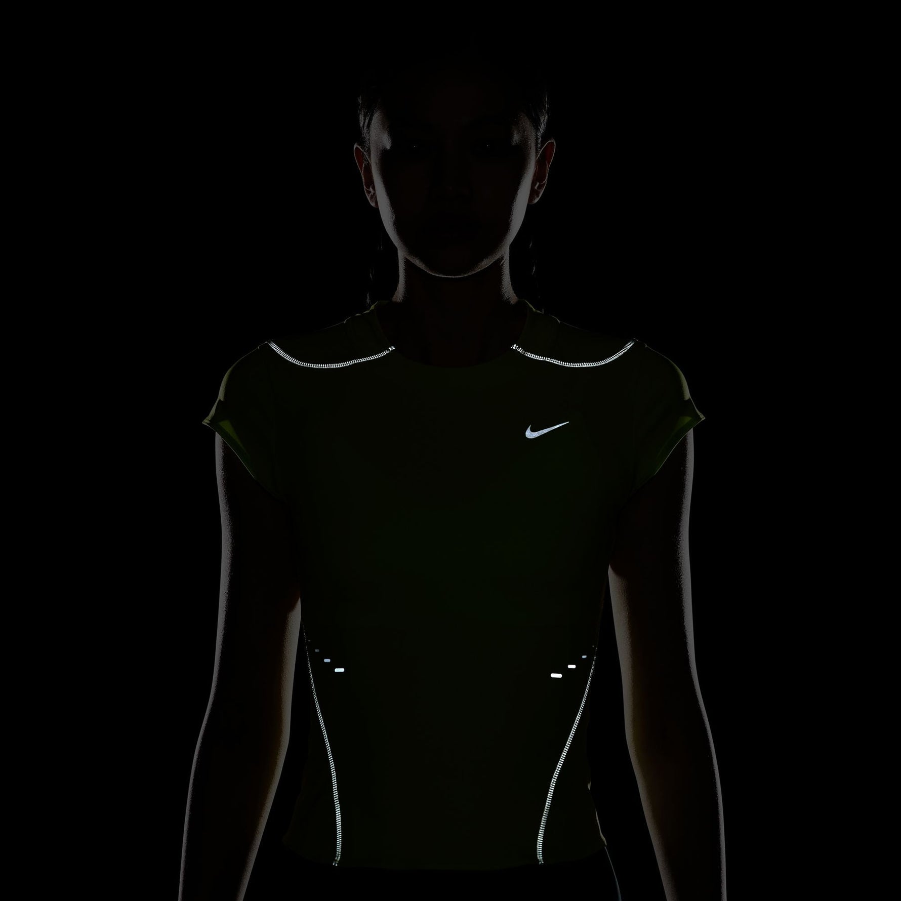 NIKE SWIFT WOMEN'S DRI-FIT ADV RUNNING TOP WITH REFLECTIVE ACCENTS