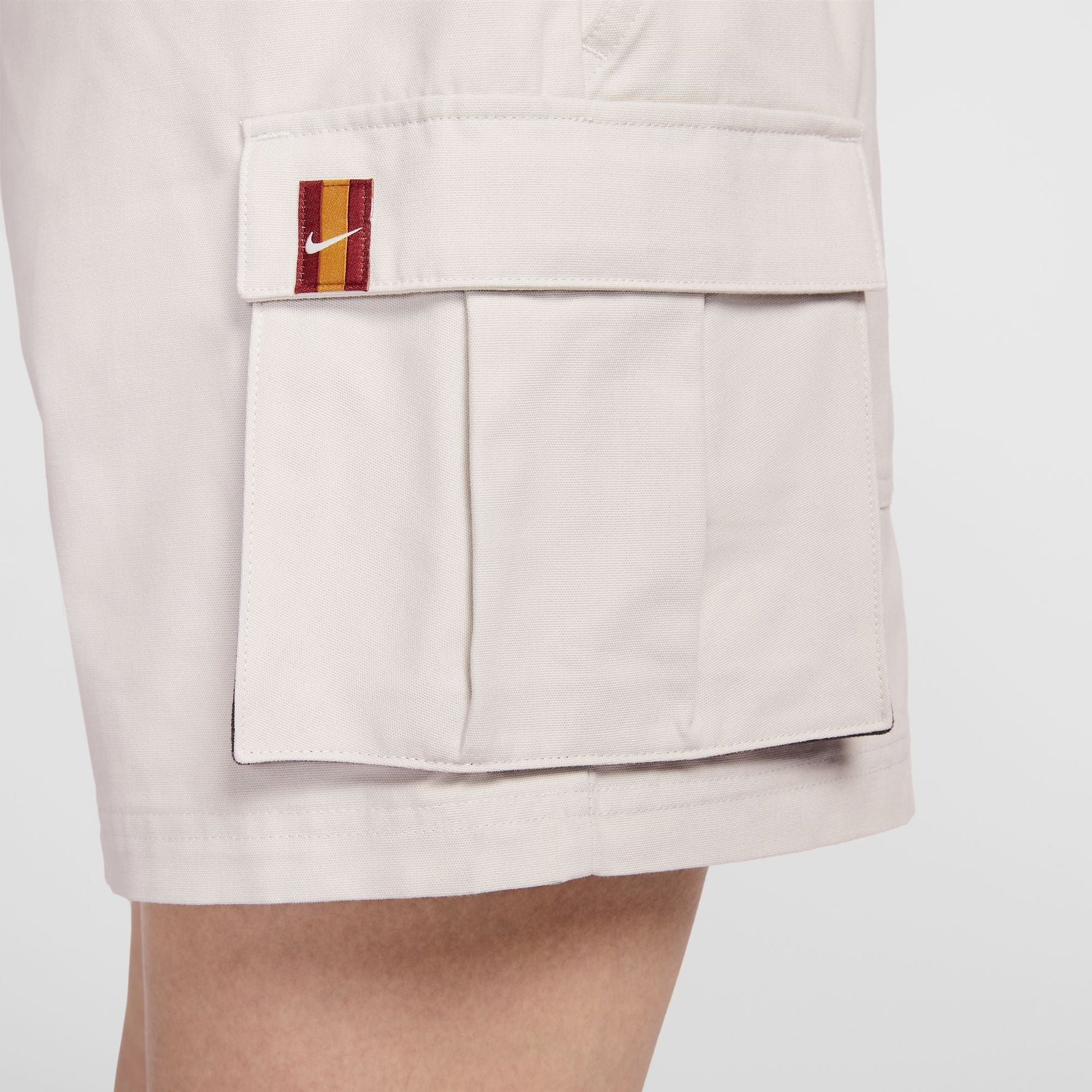 NIKE SPORTSWEAR WOMEN'S 5" CARGO SHORTS