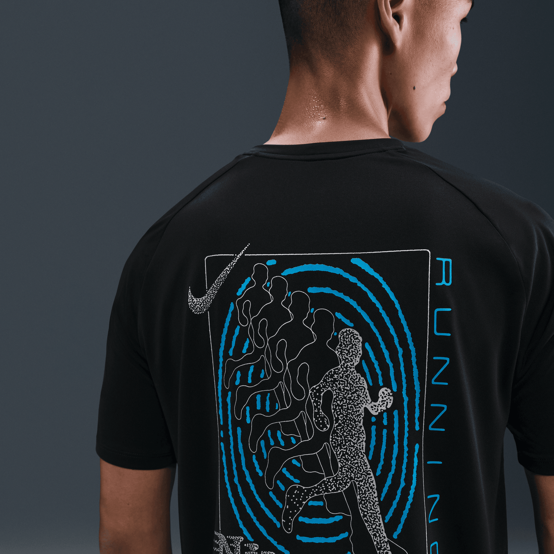NIKE STRIDE MEN'S DRI-FIT ADV SHORT-SLEEVE RUNNI NG TOP (COPY)