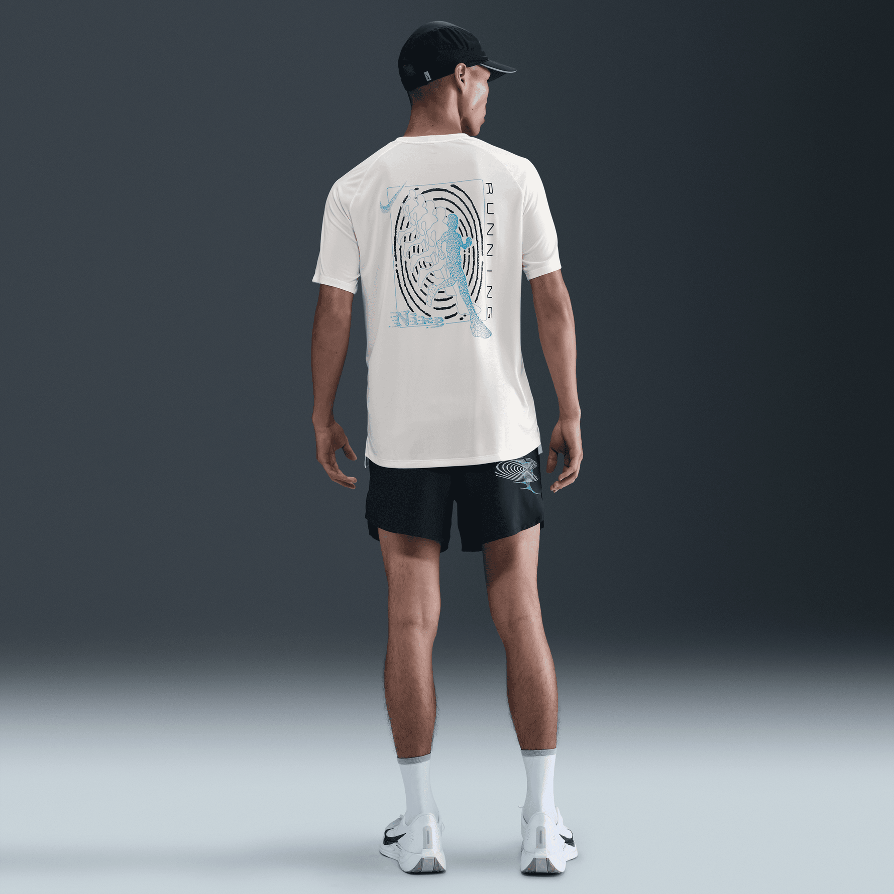 NIKE STRIDE MEN'S DRI-FIT ADV SHORT-SLEEVE RUNNI NG TOP
