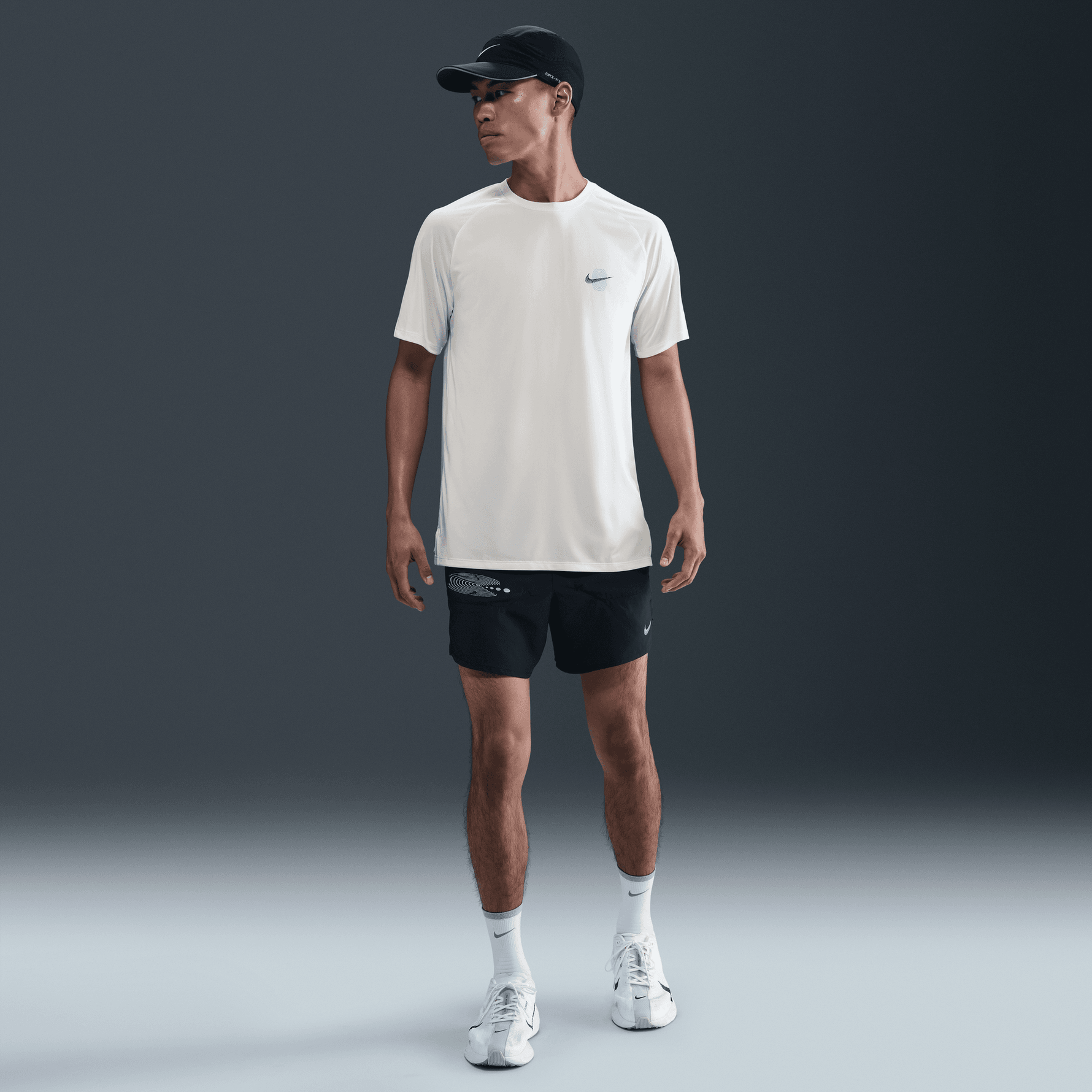 NIKE STRIDE MEN'S DRI-FIT ADV SHORT-SLEEVE RUNNI NG TOP