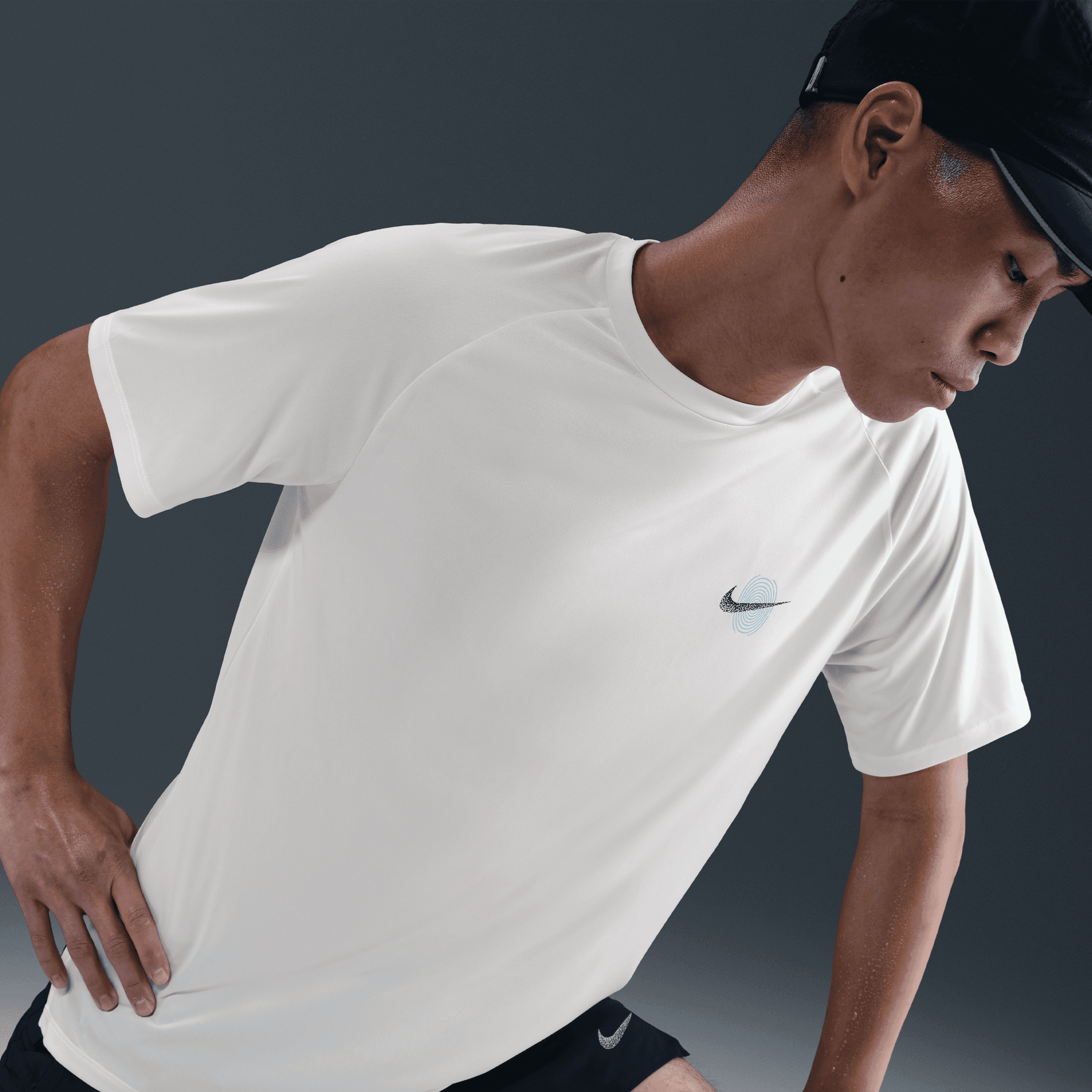 NIKE STRIDE MEN'S DRI-FIT ADV SHORT-SLEEVE RUNNI NG TOP