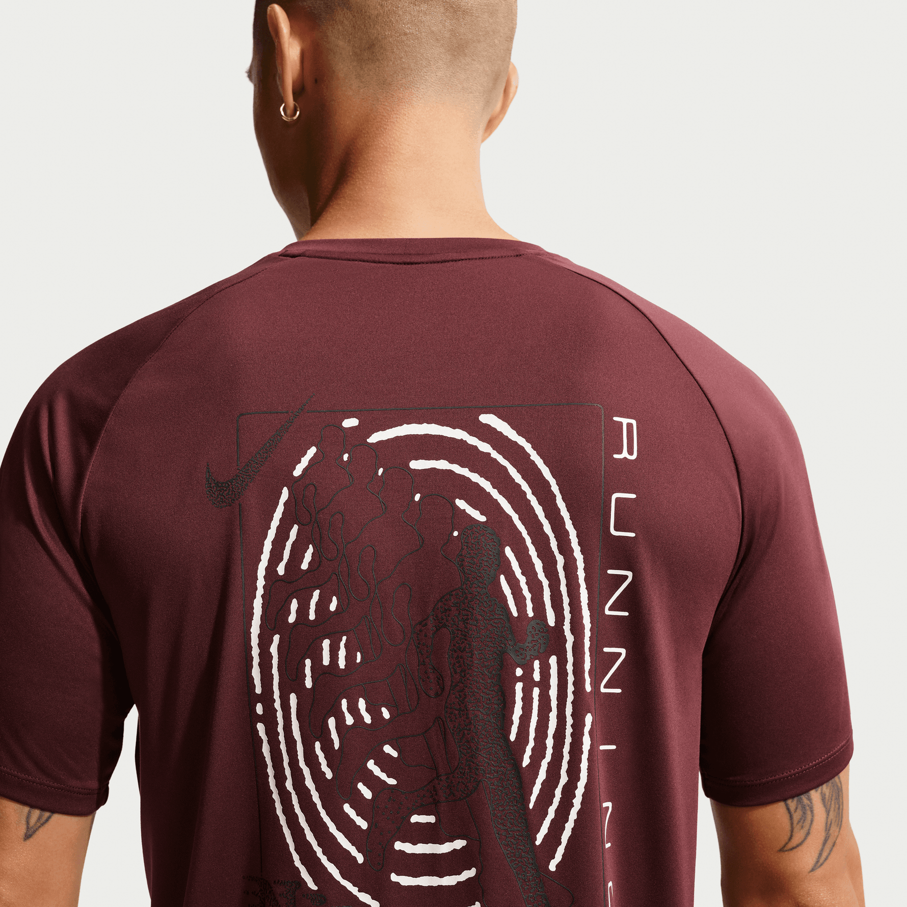 NIKE STRIDE MEN'S DRI-FIT ADV SHORT-SLEEVE RUNNING TOP