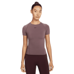 NIKE UNIVERSA WOMEN'S DRI-FIT SHORT-SLEEVE TOP