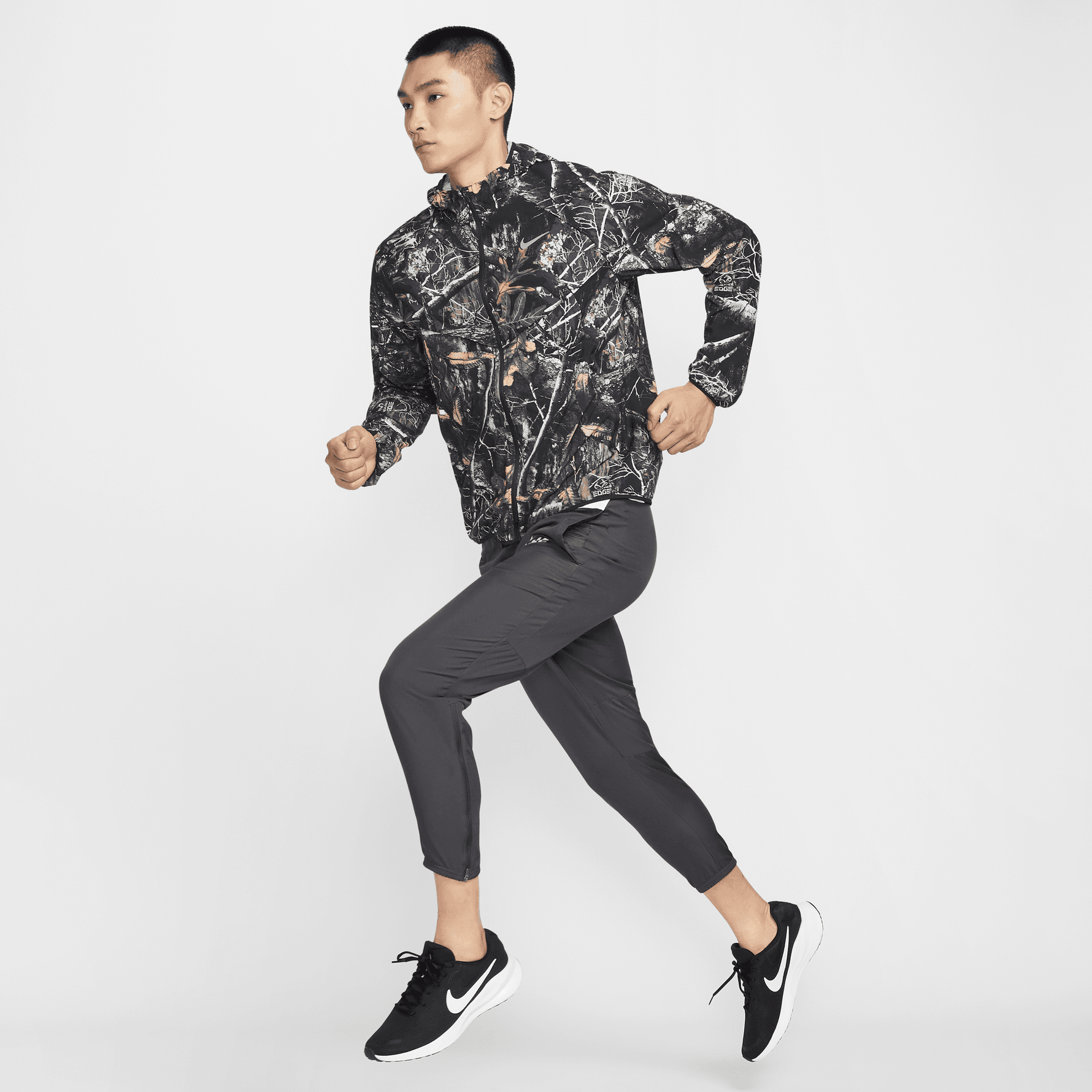 NIKE STRIDE MEN'S DRI-FIT REALTREE RUNNING JACKET
