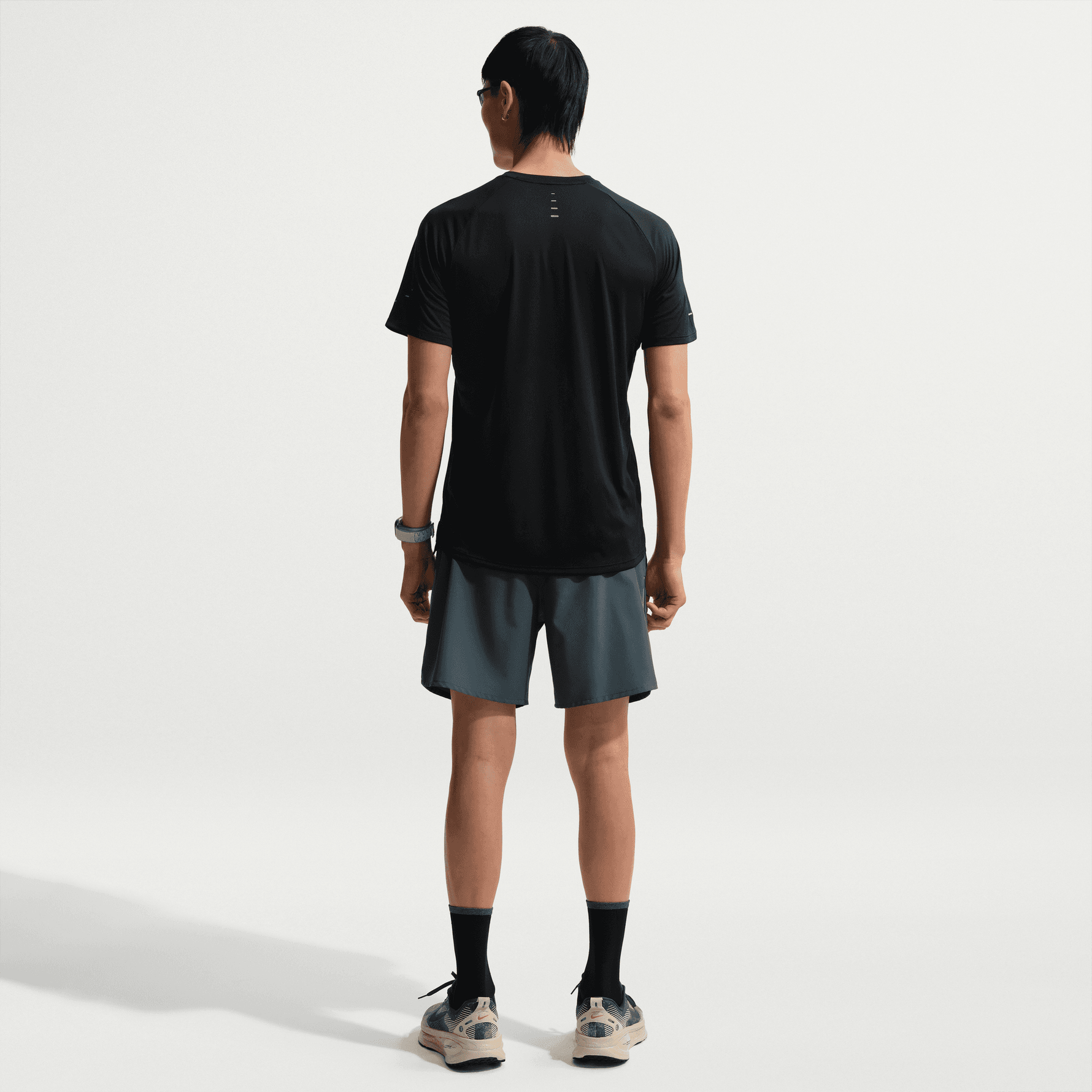 NIKE STRIDE MEN'S DRI-FIT ADV REALTREE® SHORT-SLEEVE RUNNING TOP