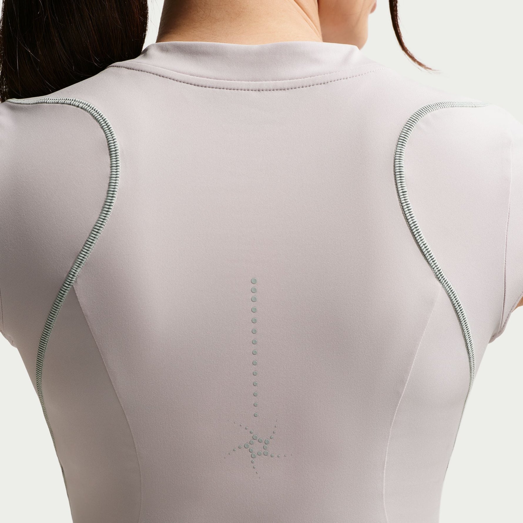 NIKE SWIFT WOMEN'S DRI-FIT ADV RUNNING TOP WITH REFLECTIVE ACCENTS