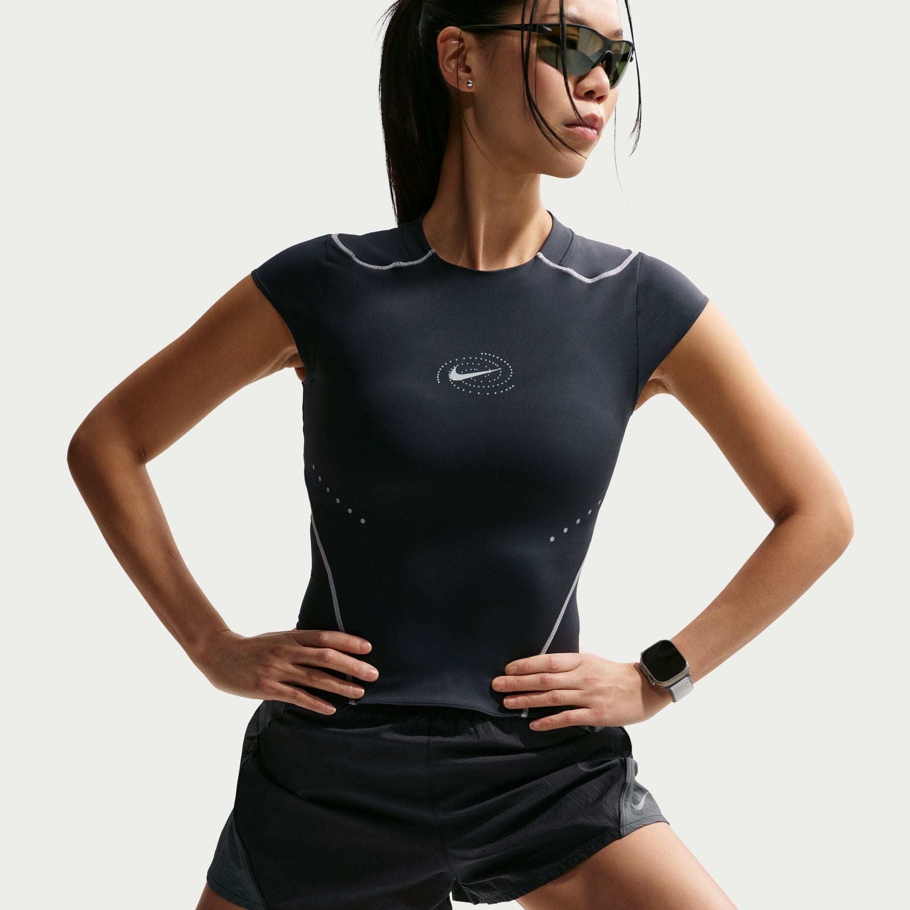 NIKE SWIFT WOMEN'S DRI-FIT ADV RUNNING TOP WITH REFLECTIVE ACCENTS