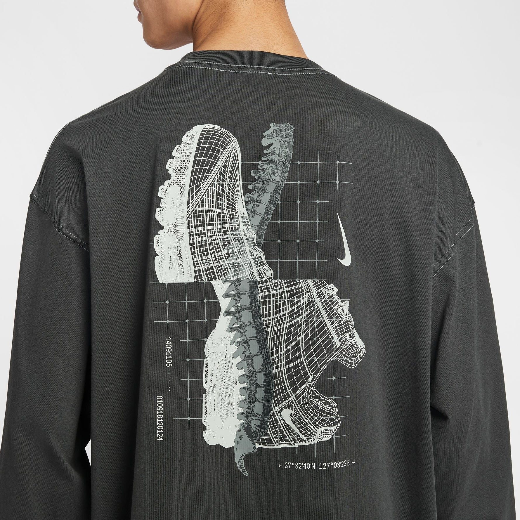 NIKE FAMILY REUNION MEN'S LONG-SLEEVE T-SHIRT