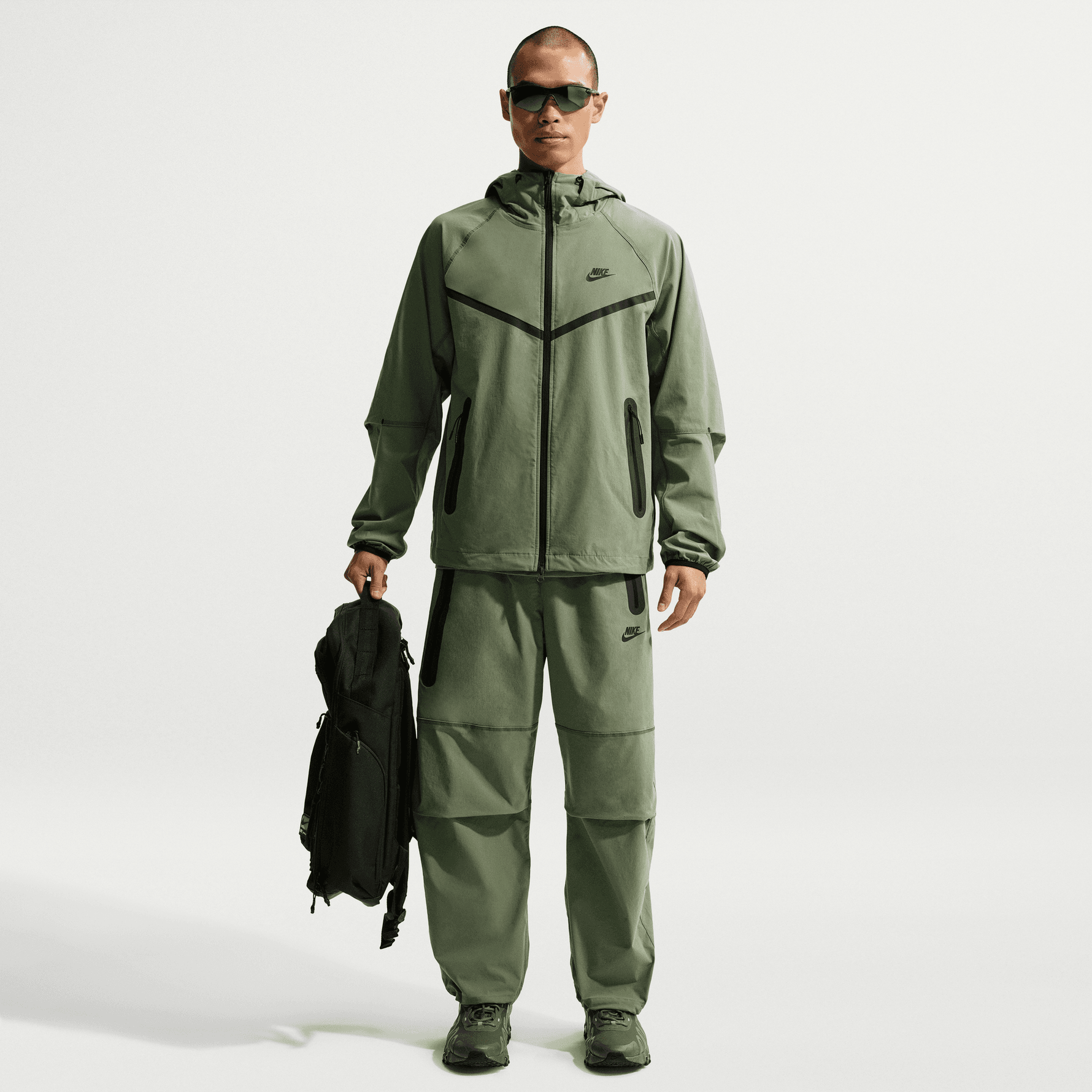 NIKE TECH MEN'S DRI-FIT WOVEN FULL-ZIP WINDRUNNER JACKET