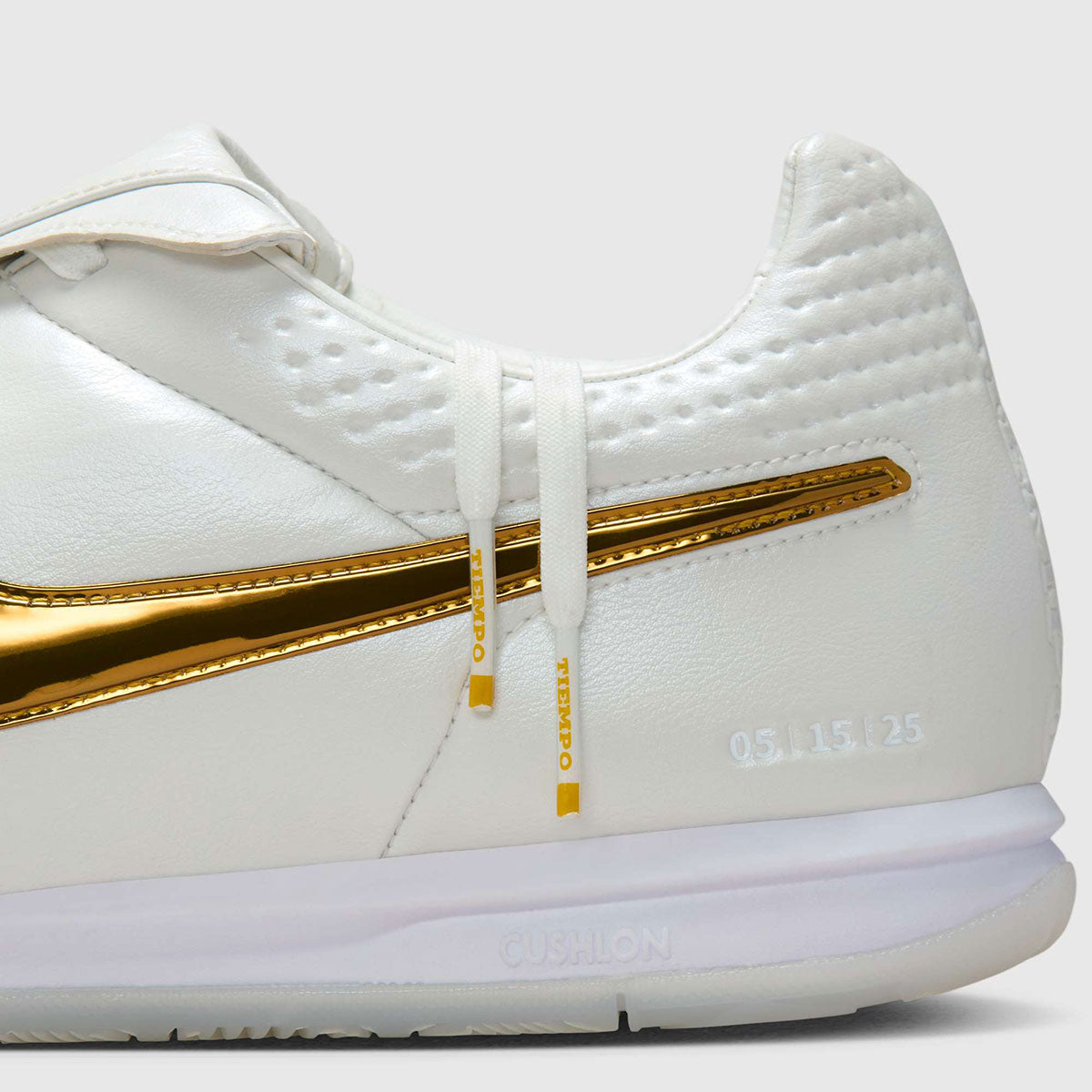 NIKE TIEMPO LEGEND INDOOR RONALDINHO 'TOUCH OF GOLD'