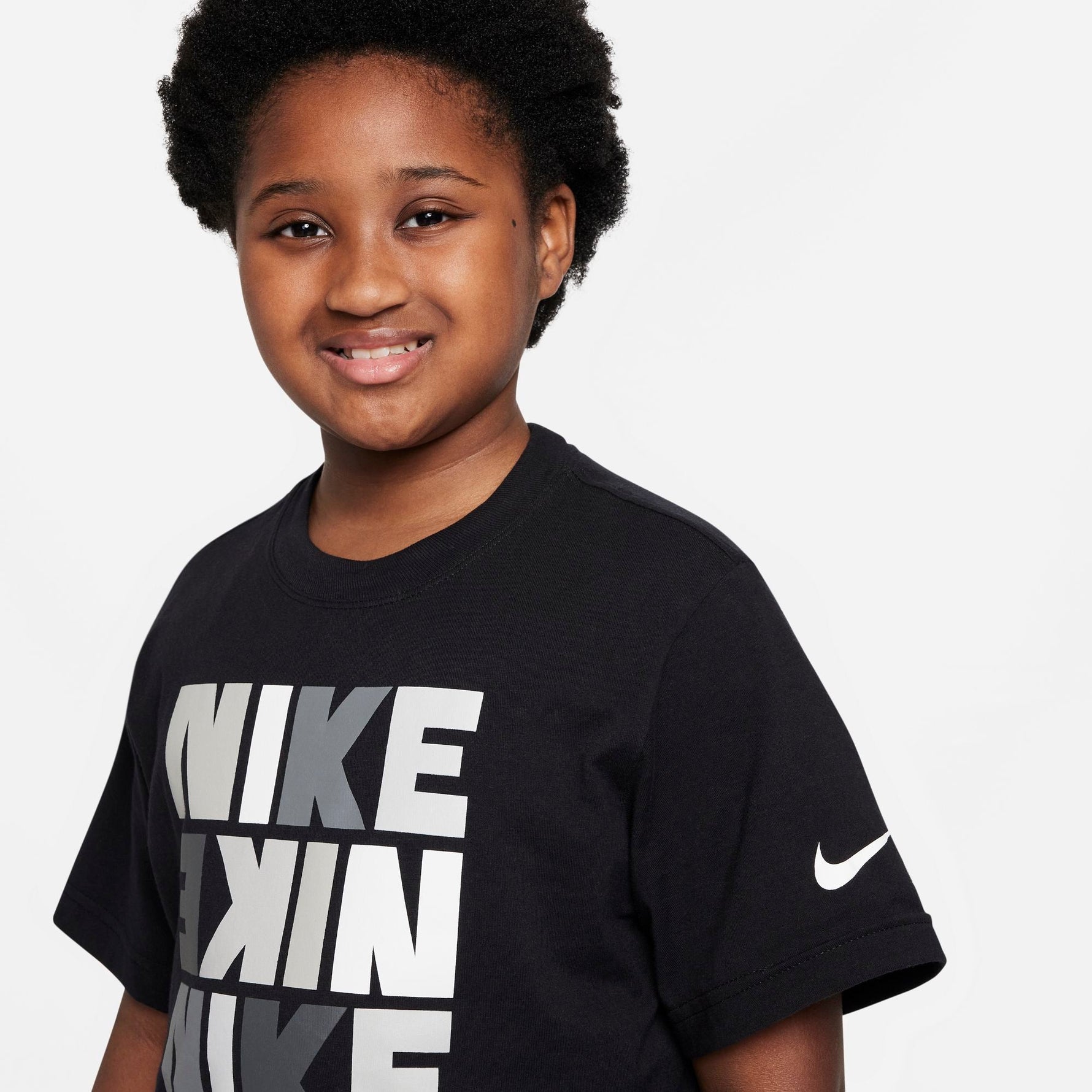 NIKE SPORTSWEAR BIG KIDS T-SHIRT
